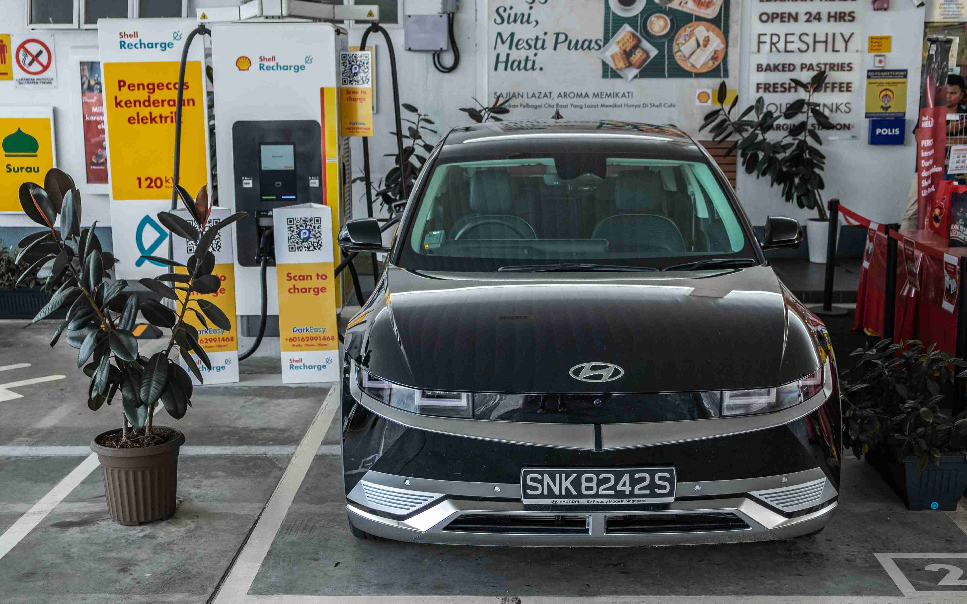 Editors%2 Fimages%2 F1701305444765 Ioniq+5 9 Fotor