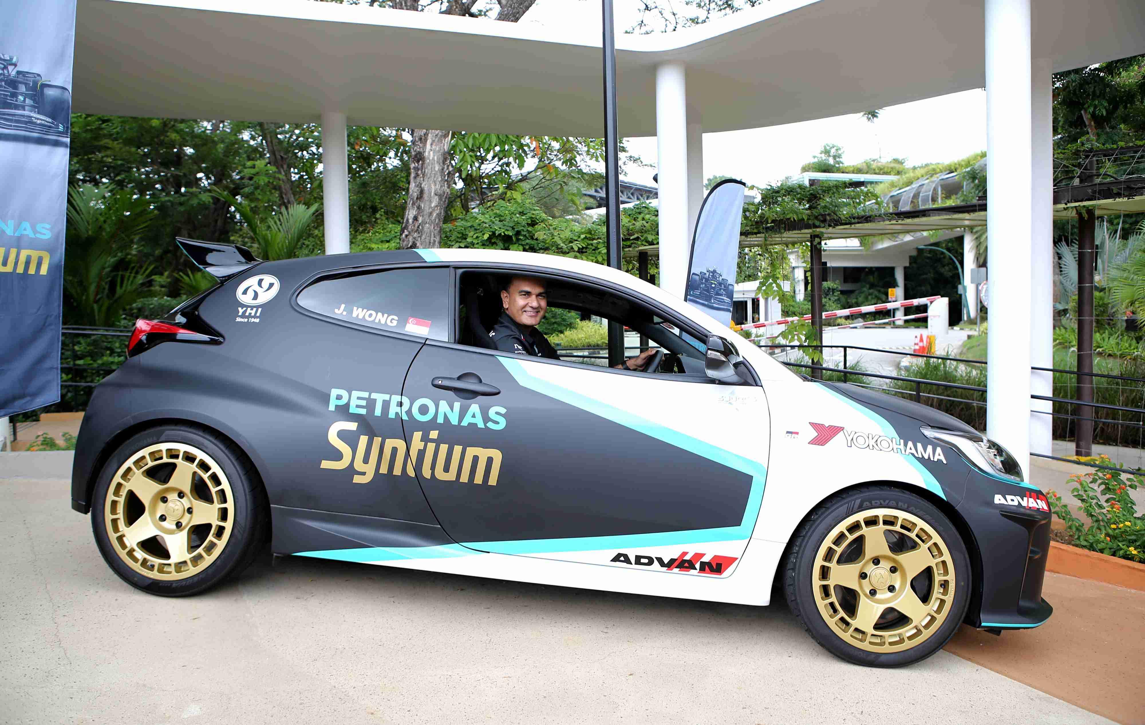 Editors%2 Fimages%2 F1702434156846 Fellow+Motorist+Khalid+Latiff+ +Featured