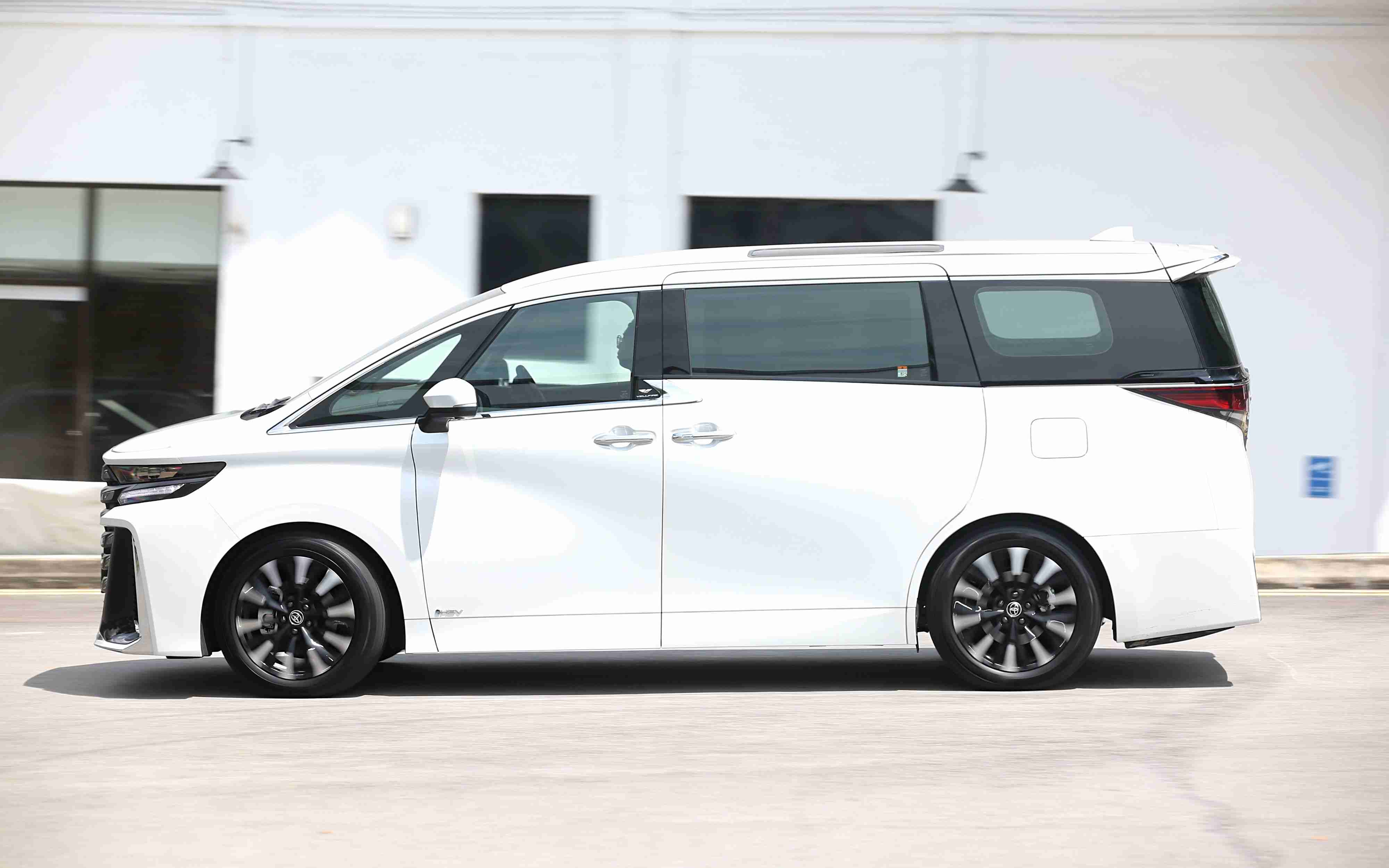 Editors%2 Fimages%2 F1703942054003 D38 V1317 Fotor