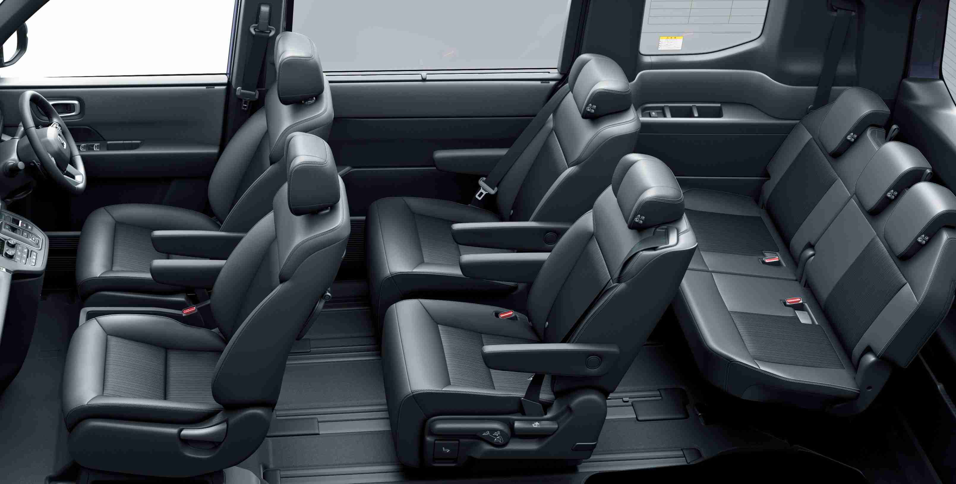 Editors%2 Fimages%2 F1704794078278 4220526 Stepwgn 033 H Fotor