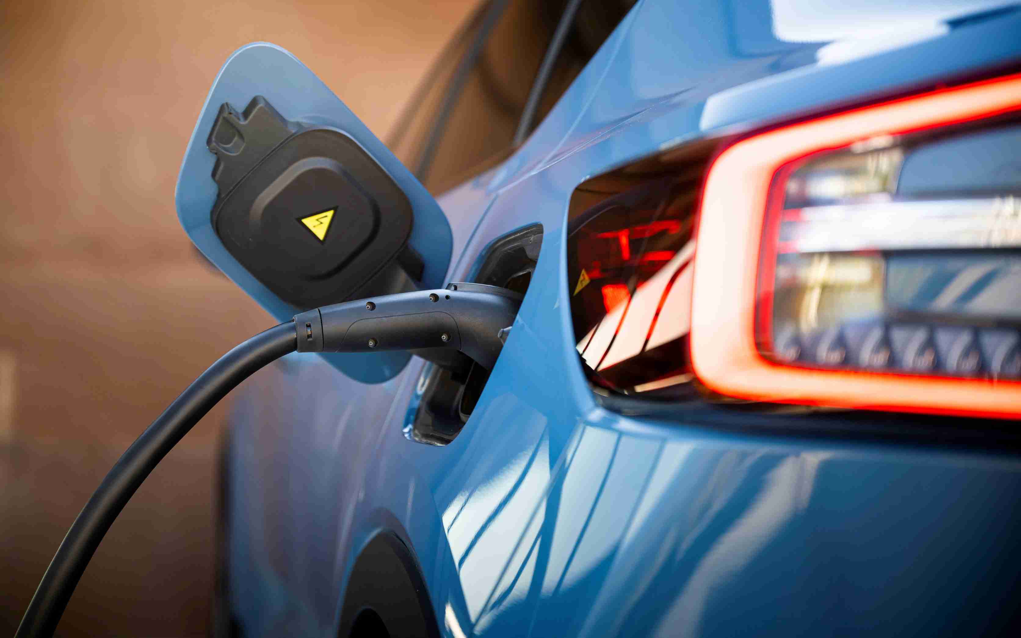 Editors%2 Fimages%2 F1705050189920 297162 Volvo C40 Recharge Fotor