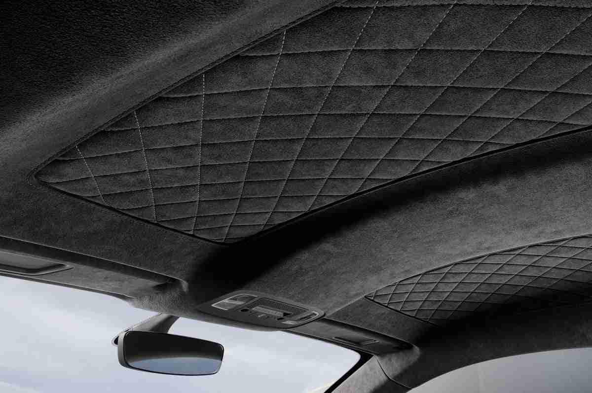 Editors%2 Fimages%2 F1705916856669 Audi R8 Coupe Japan Final Edition 5