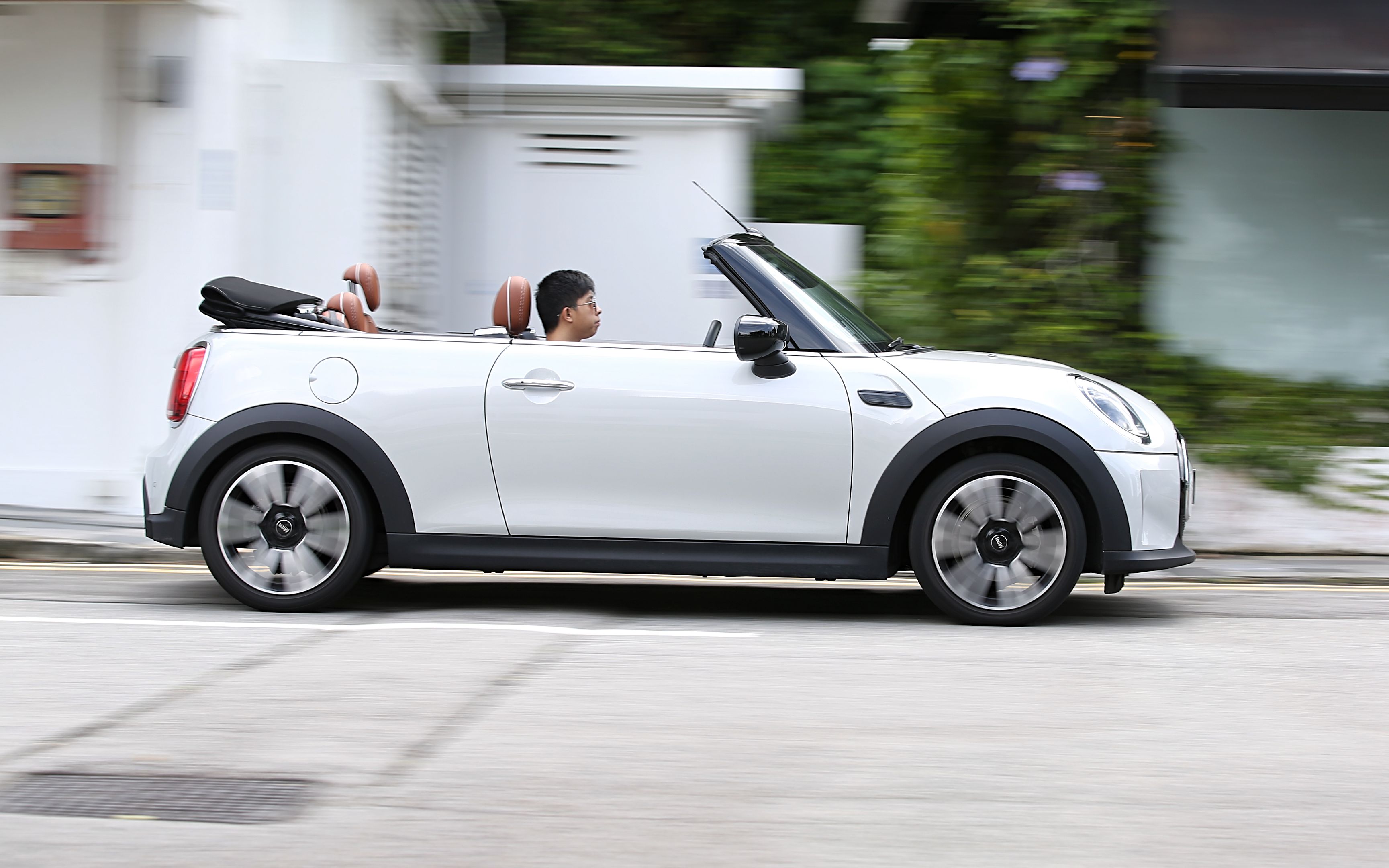 Editors%2 Fimages%2 F1707454717886 Mreview Mini Cooper Convertible A Designer Handbag With Wheels