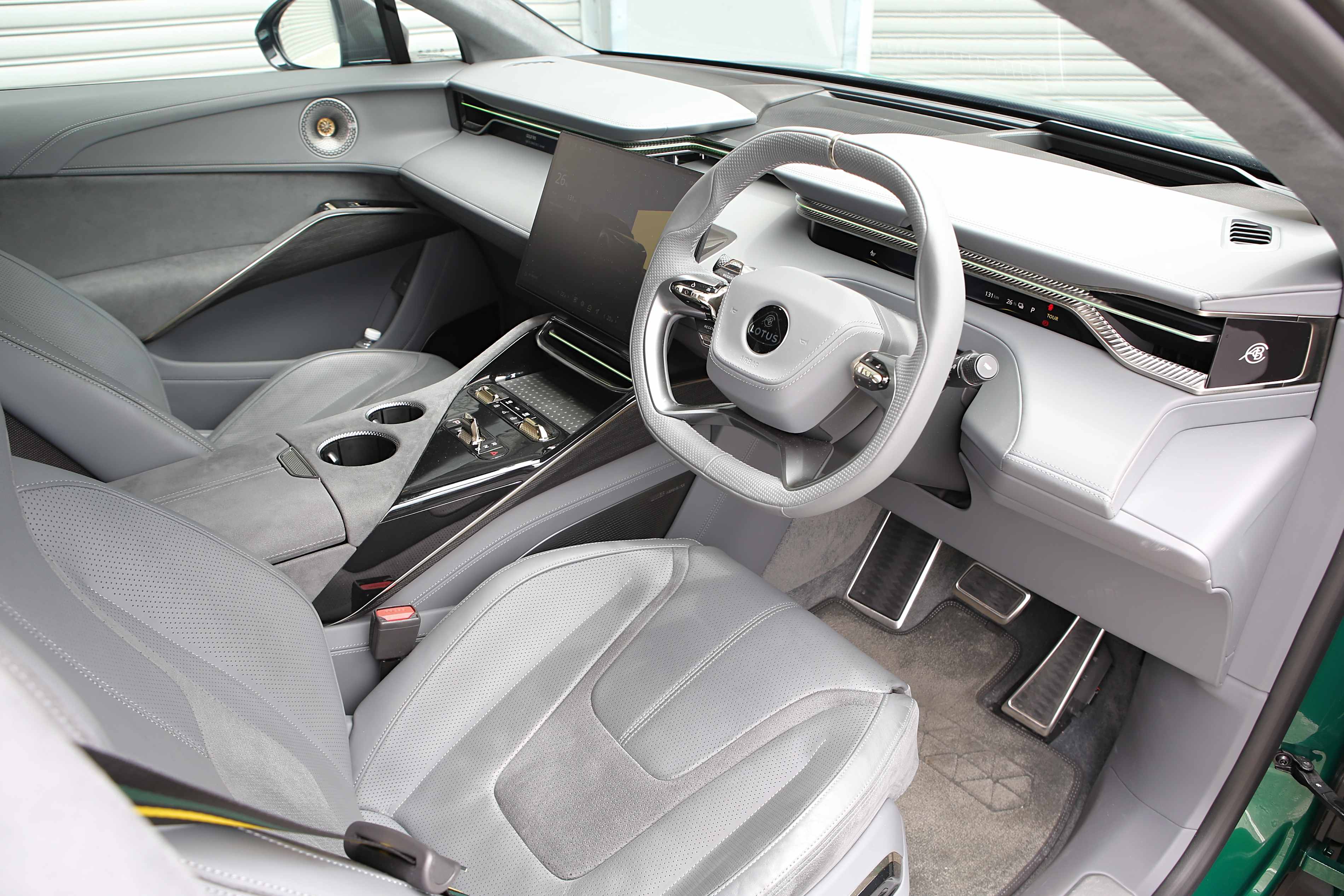 Editors%2 Fimages%2 F1710009466212 D38 V2617 Fotor