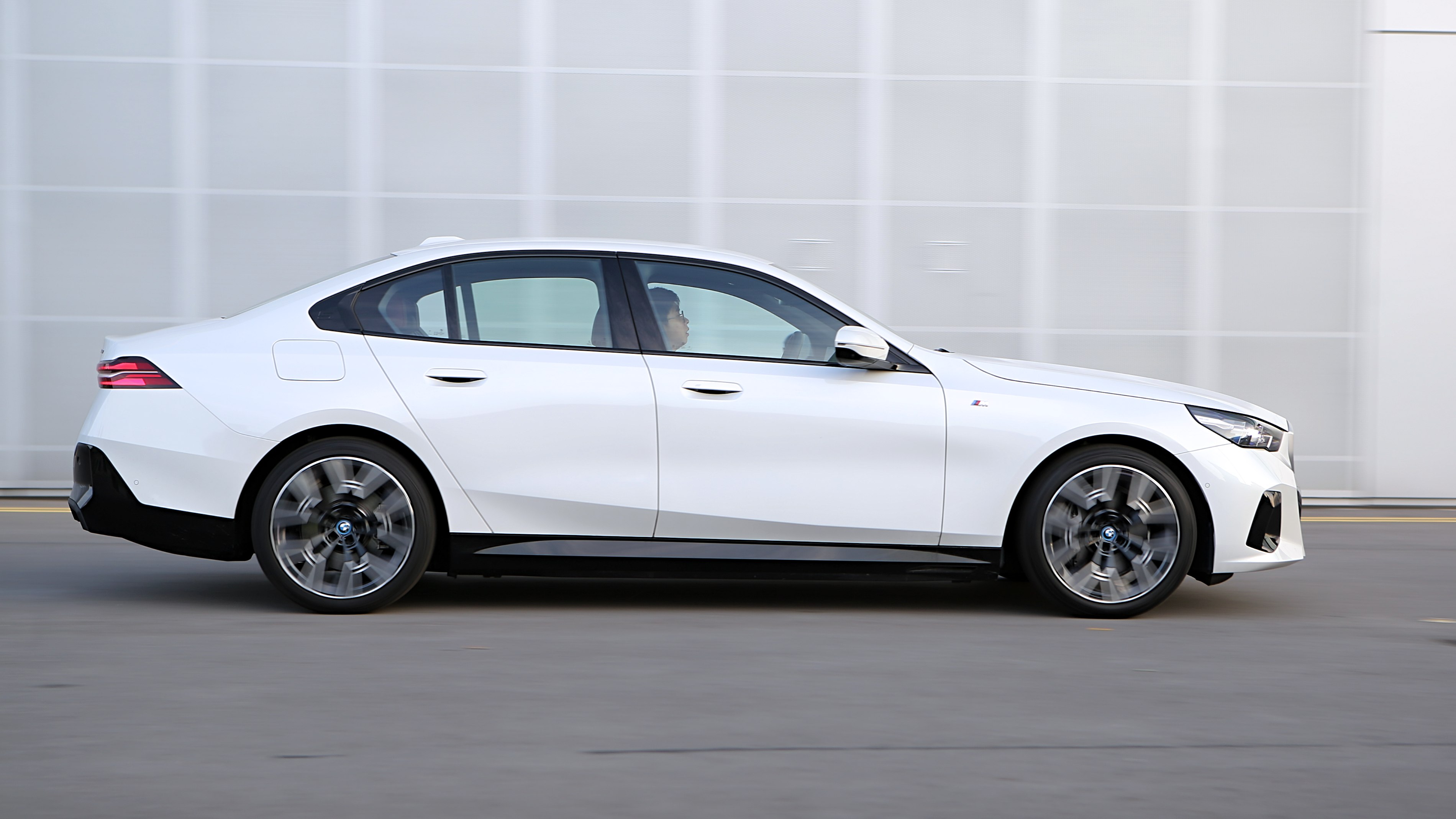 Editors%2 Fimages%2 F1713446238960 D38 V3058 Fotor