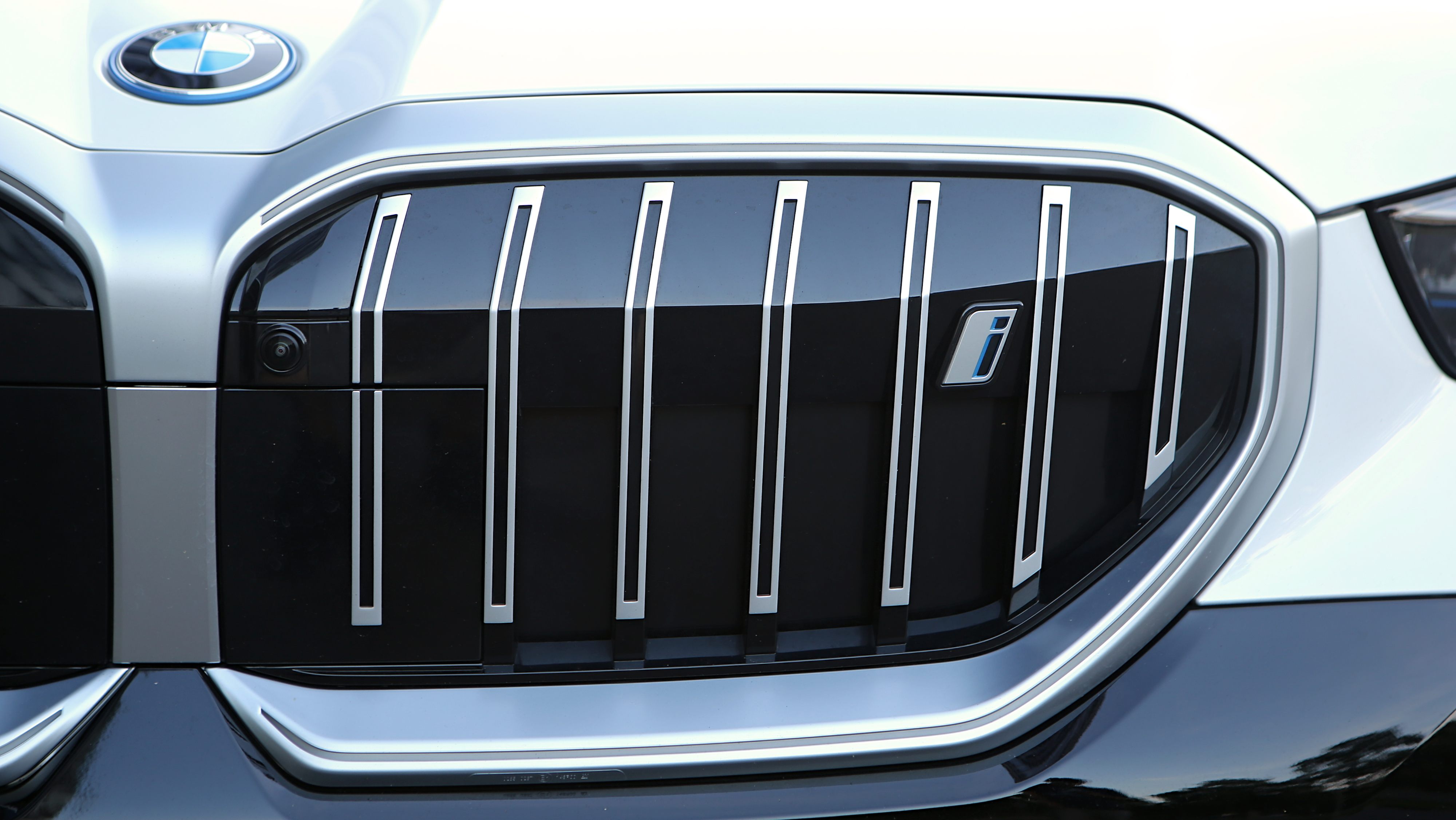 Editors%2 Fimages%2 F1713446279993 D38 V3129 Fotor