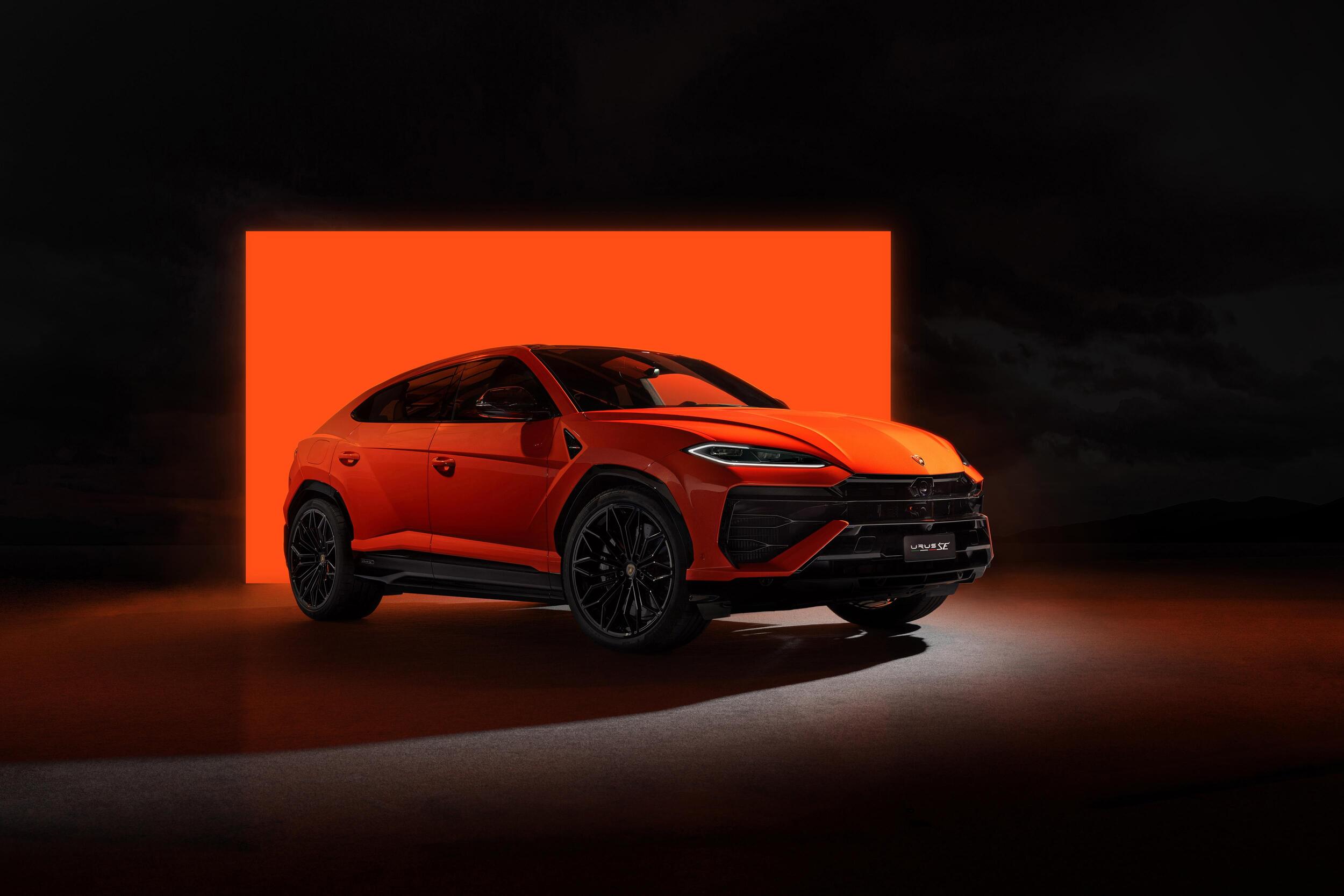 Editors%2 Fimages%2 F1714032519319 The New Plug In Hybrid Urus Se Is The Latest 789hp Super Suv From Lamborghini Featured