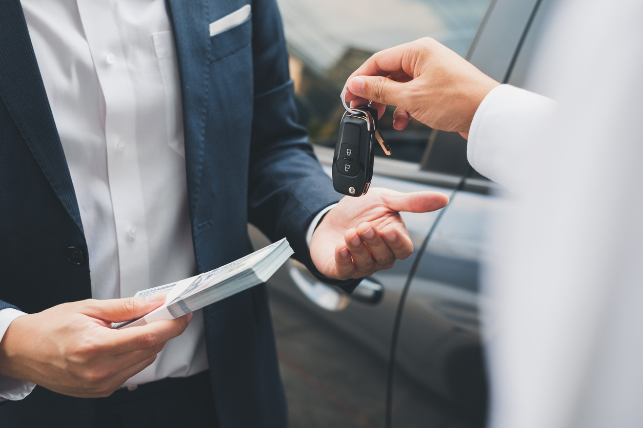 Editors%2 Fimages%2 F1715663595917 2024 Update 5 Things You Need To Know Before Selling Your Used Car To A Direct Buyer Featured