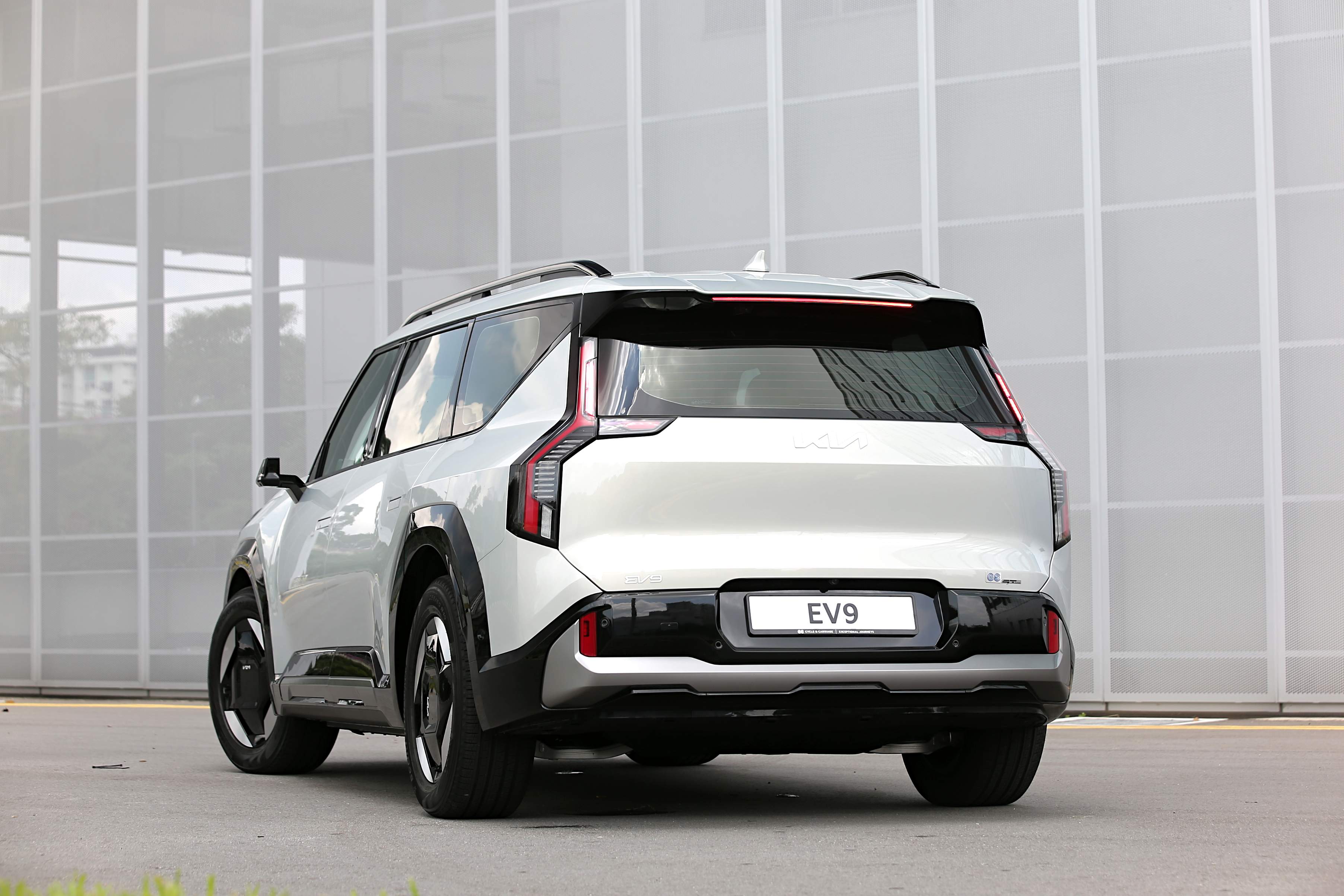 Editors%2 Fimages%2 F1715944034077 D38 V3453 Fotor