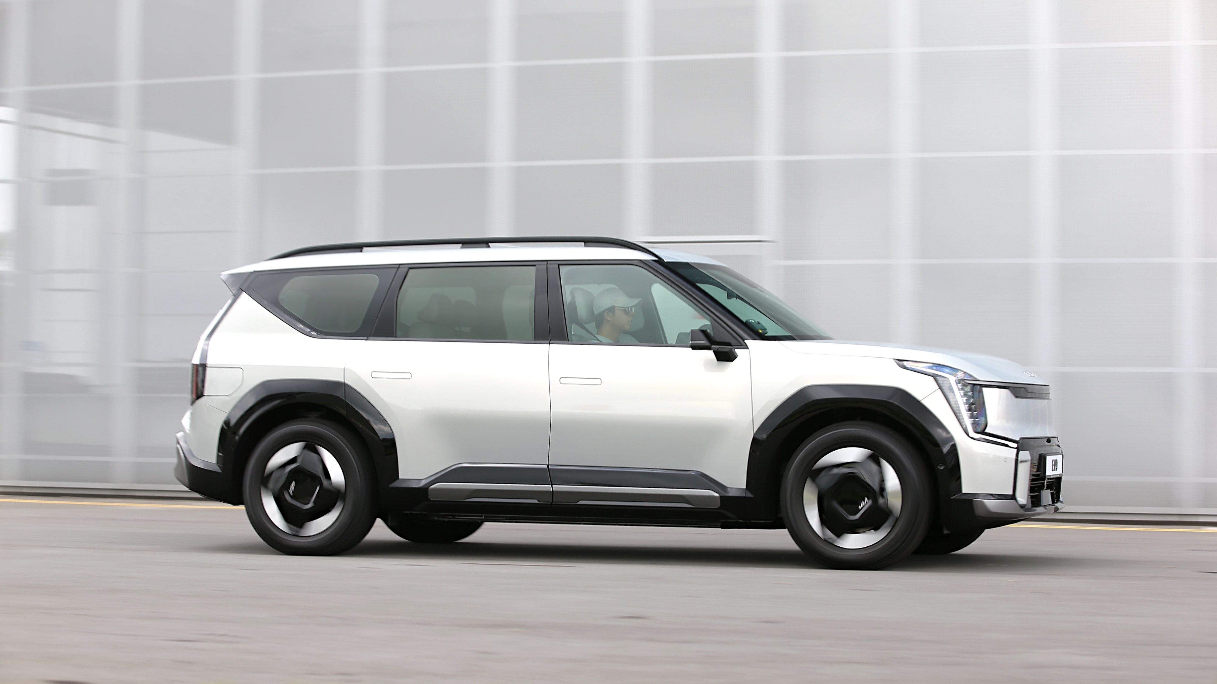 Editors%2 Fimages%2 F1715944044643 D38 V3457 Fotor