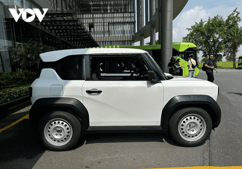 Editors%2 Fimages%2 F1716138781451 Vinfast Vf3 2