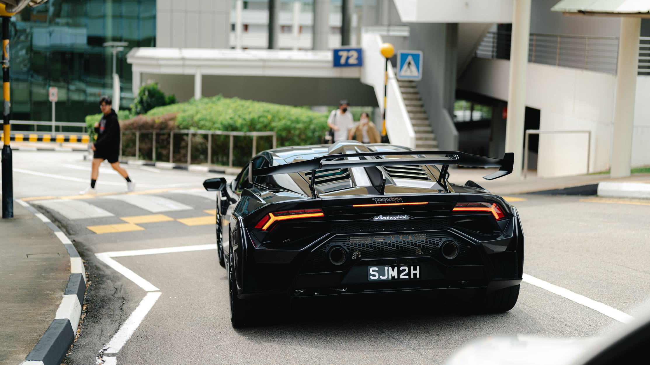 Editors%2 Fimages%2 F1716561535602 Huracan+Sto 31