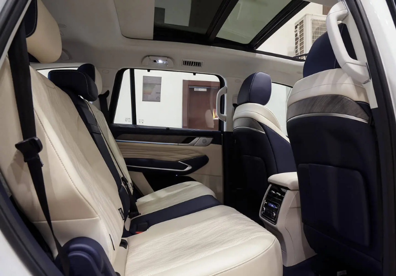 Editors%2 Fimages%2 F1716978823617 Gwm Tank 500 Noi That 1