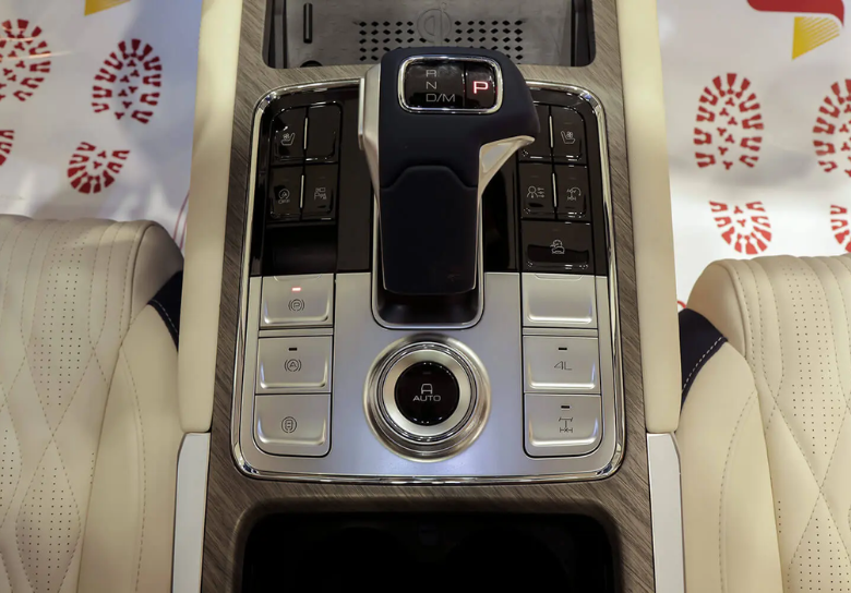 Editors%2 Fimages%2 F1716978843182 Gwm Tank 500 Noi That 4