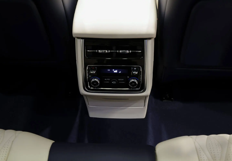 Editors%2 Fimages%2 F1716978849086 Gwm Tank 500 Noi That 5