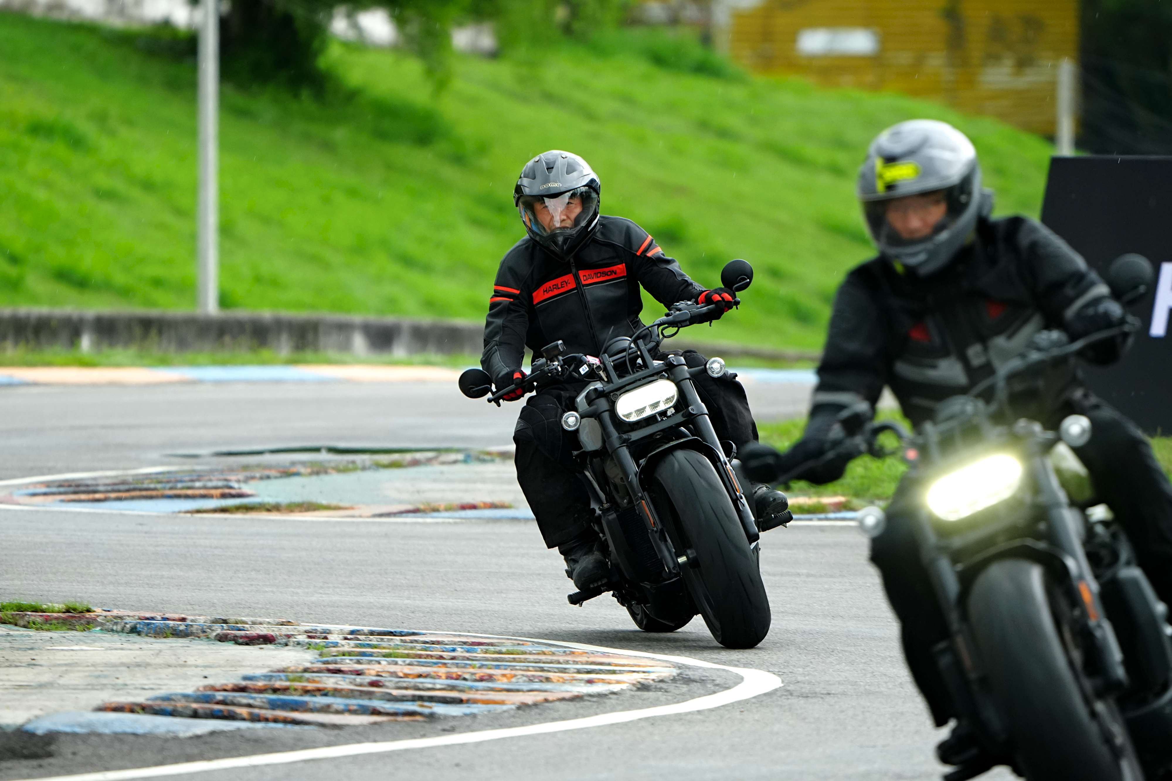 Editors%2 Fimages%2 F1717148257315 Track+A1 B03669 Fotor