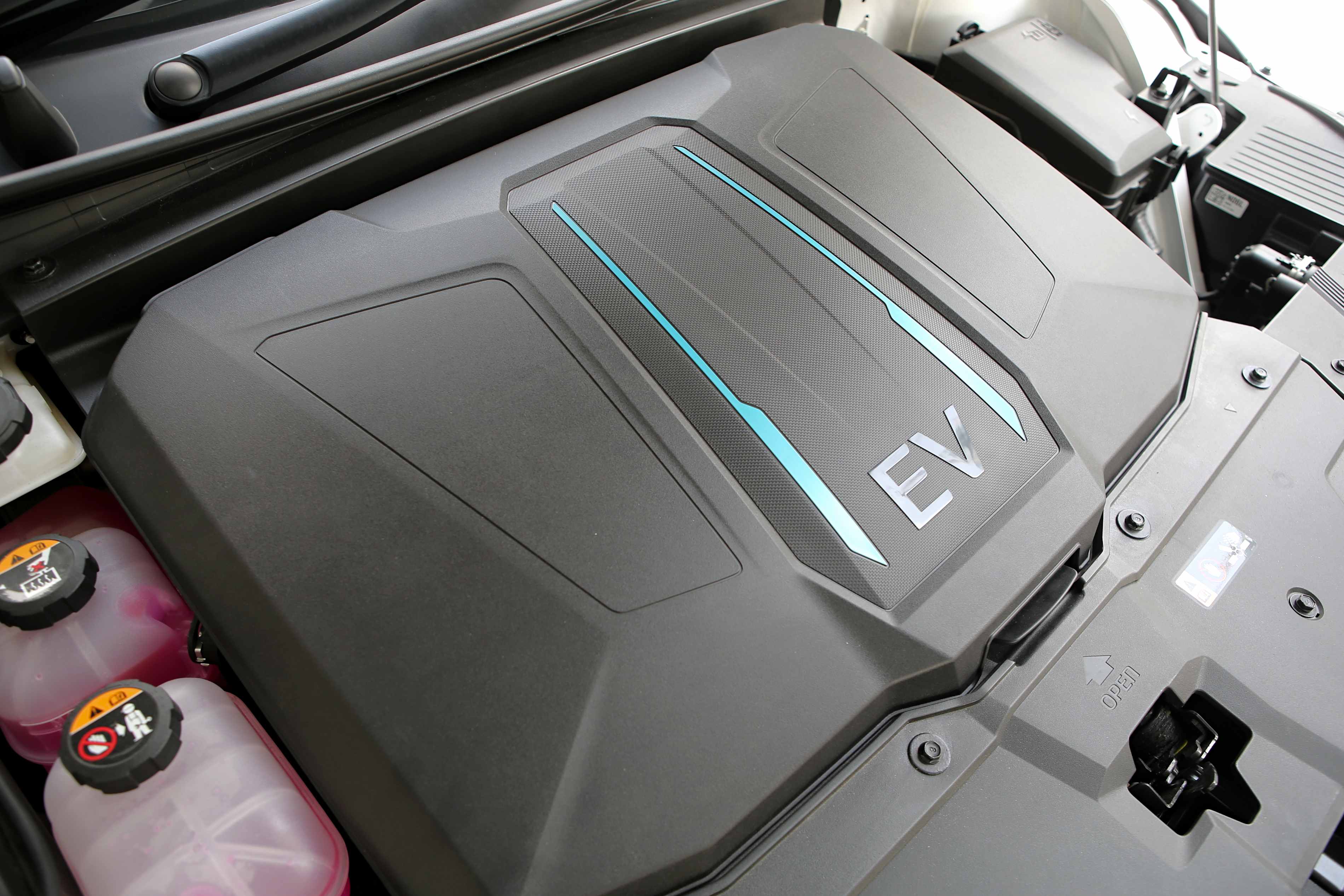 Editors%2 Fimages%2 F1717326901351 D38 V3546 Fotor