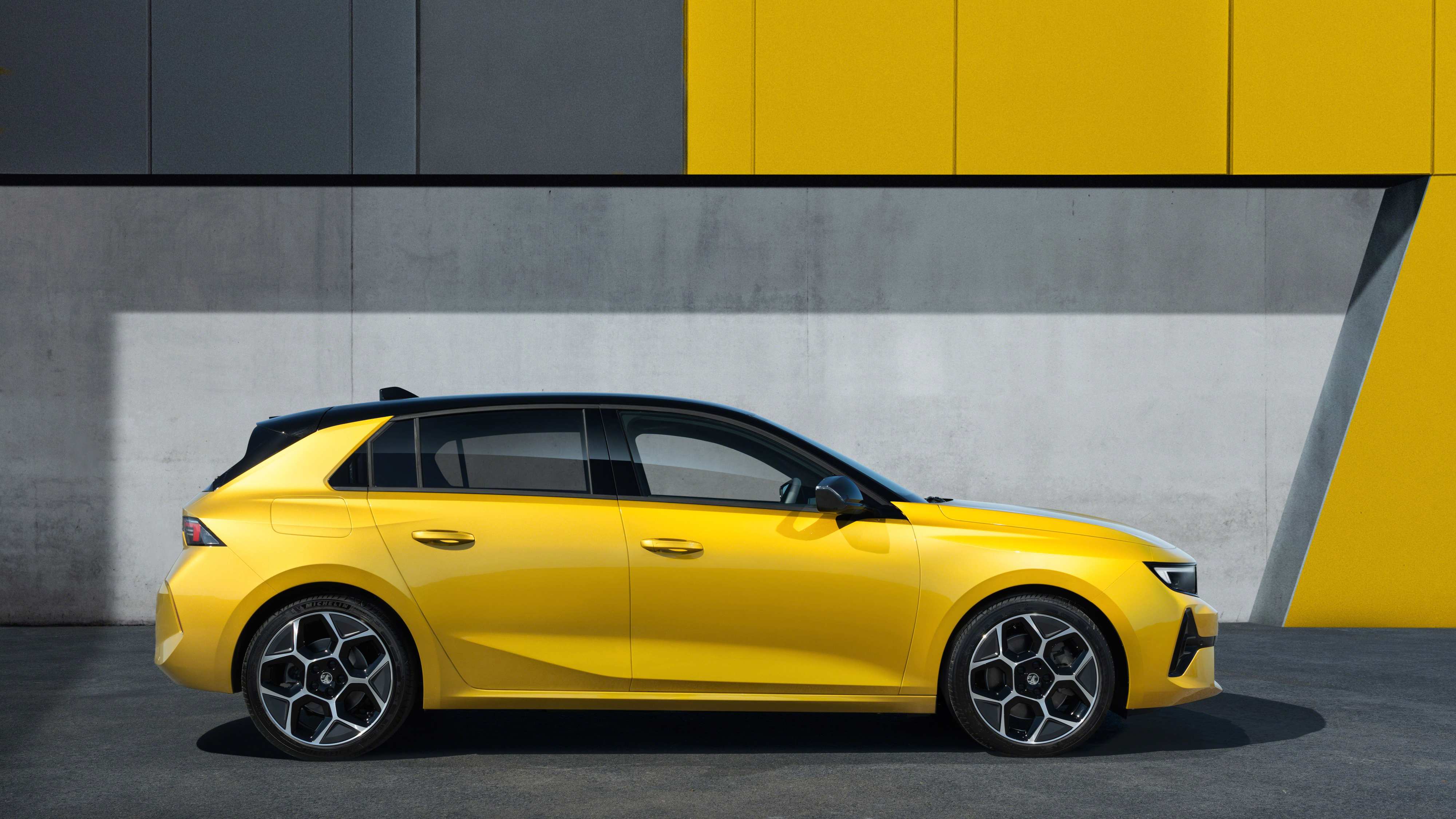 Editors%2 Fimages%2 F1717655151489 2024+Chinese+Zodiac+Fortune+Predictions+ +Rat