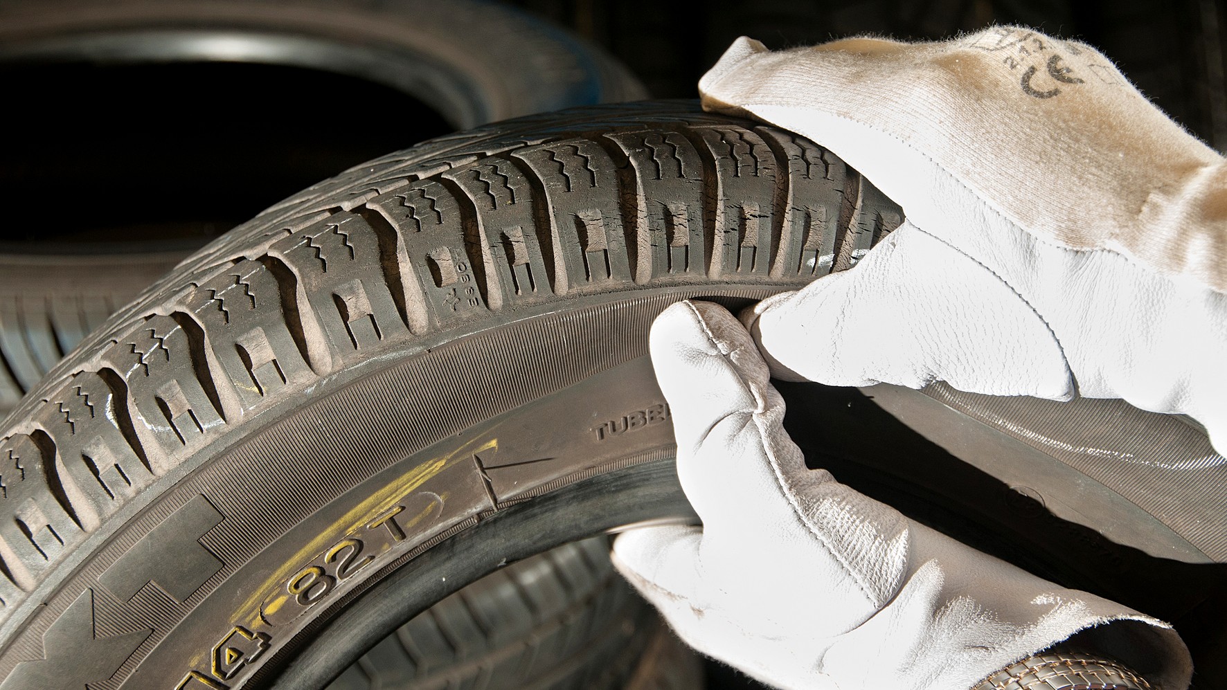 Editors%2 Fimages%2 F1719114696403 7+Main+Causes+Of+Car+Tyre+Failure+ +1+Ageing+Tyres