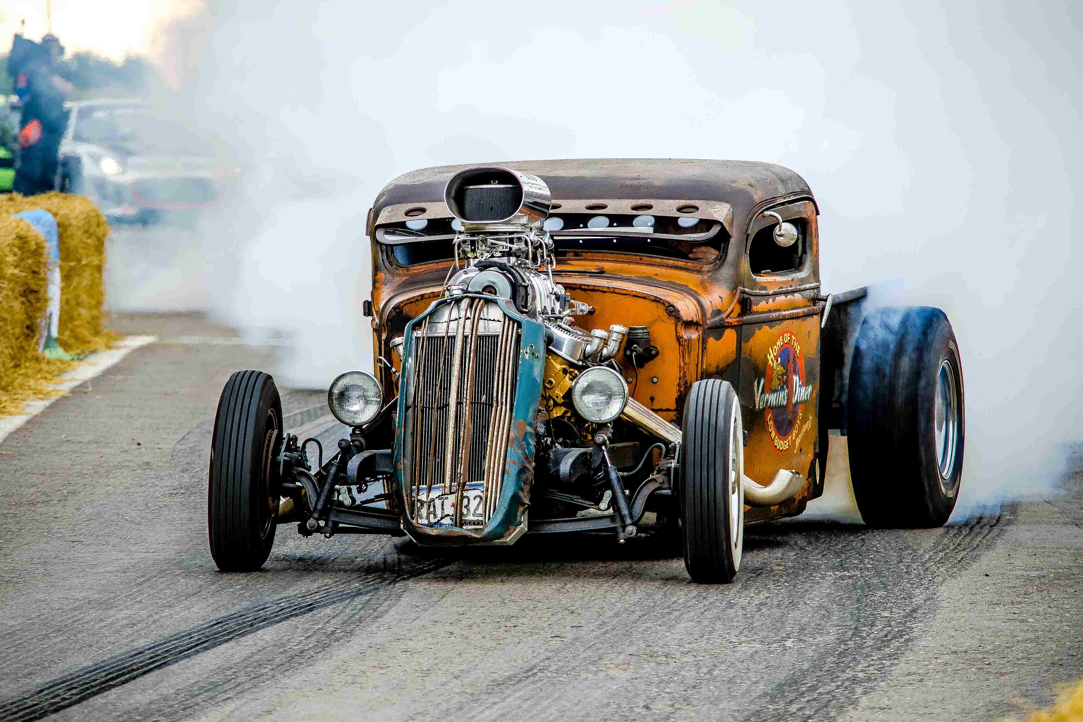 Editors%2 Fimages%2 F1719114761216 7+Main+Causes+Of+Car+Tyre+Failure+ +5+Bulging+Tyres