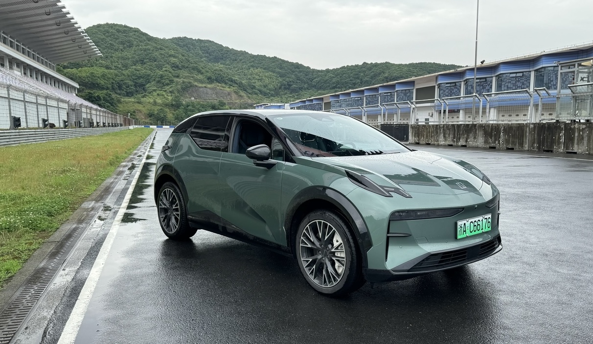 Editors%2 Fimages%2 F1719322002481 Mpreview Zeekr X X Gon Give It To Ya Featured