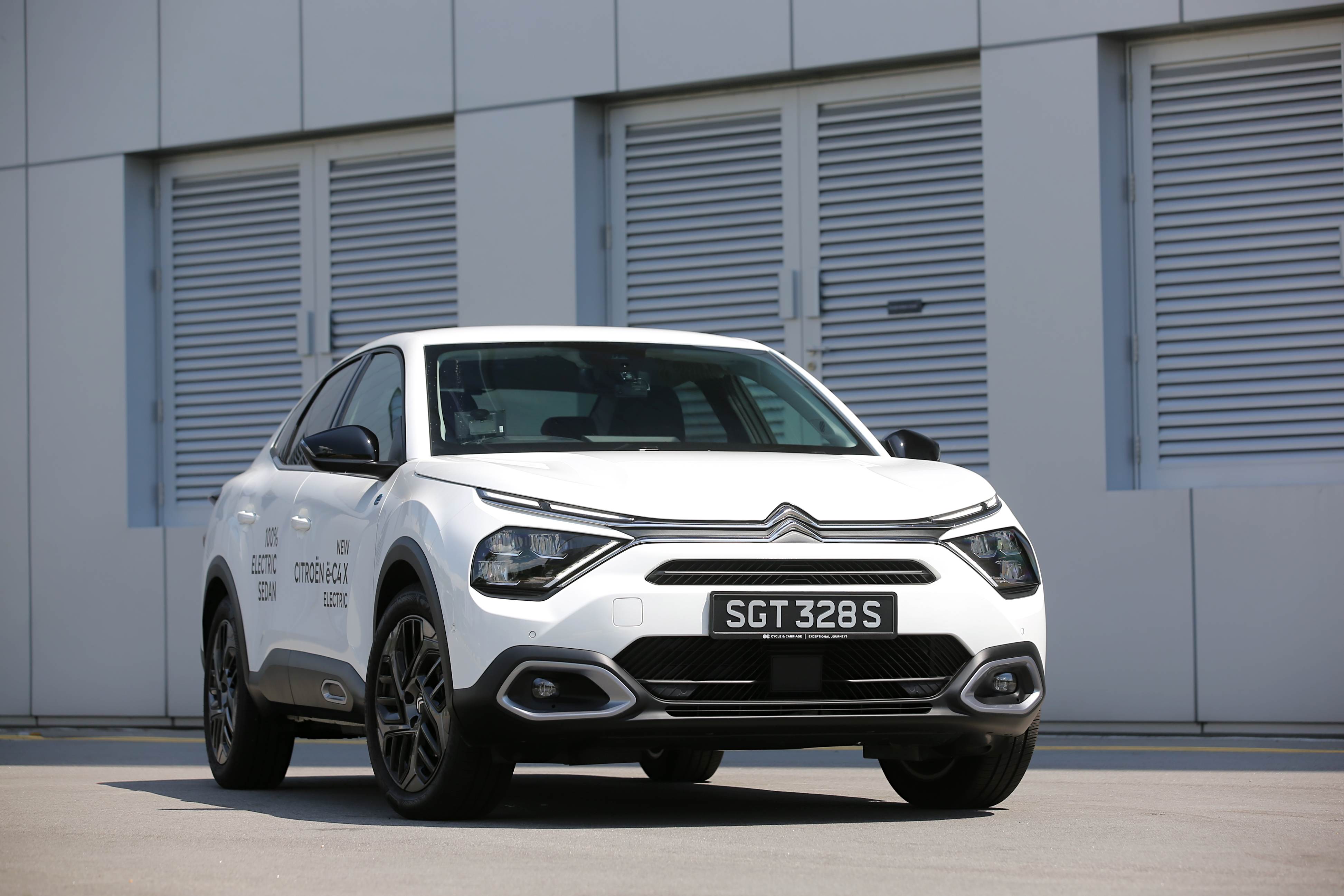 Editors%2 Fimages%2 F1720167645894 Mreview Citroen E C4 X Its Le Bomb Featured