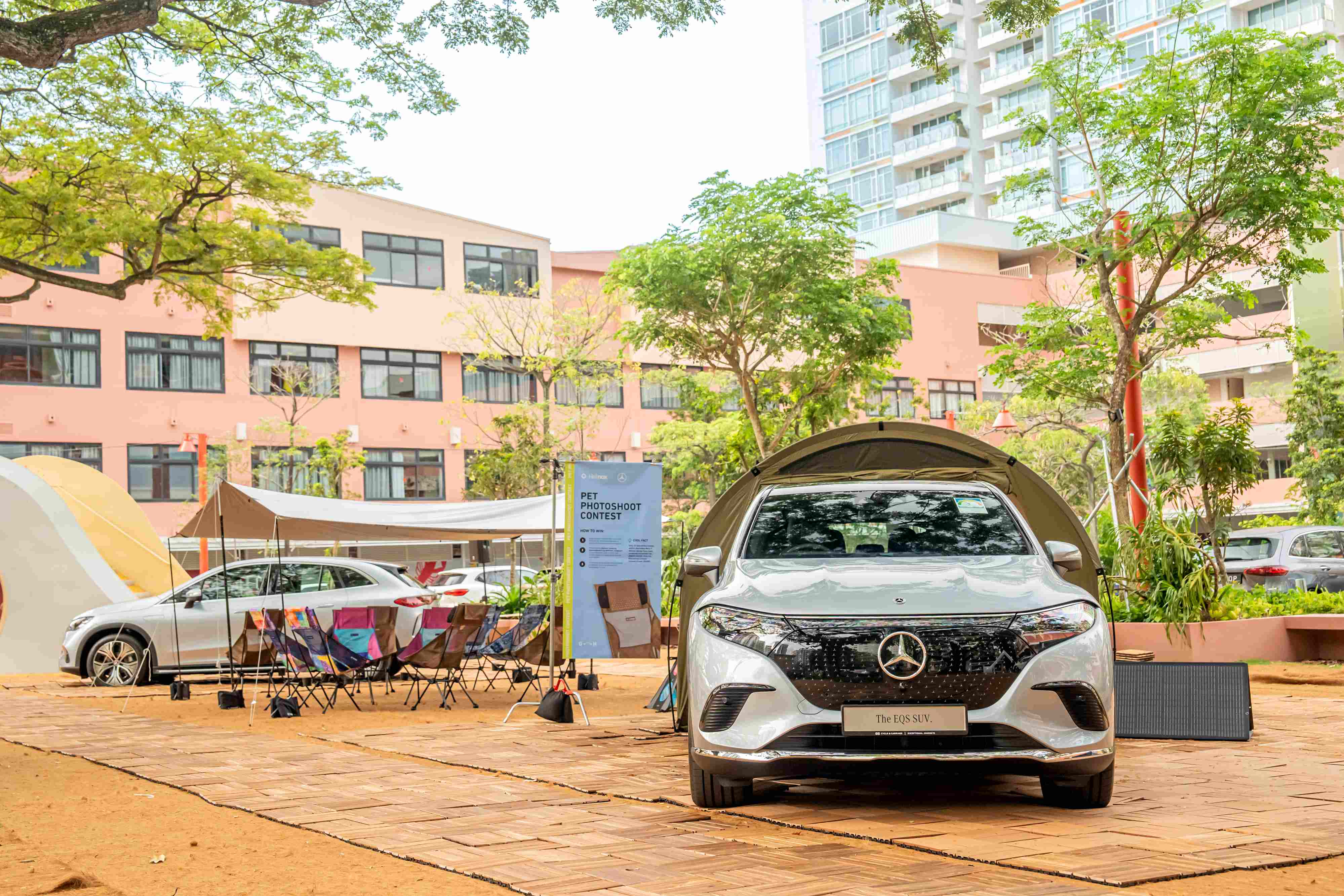 Editors%2 Fimages%2 F1721285068423 I+Crashed+A+Fancy+Green+Party+ +Pic2