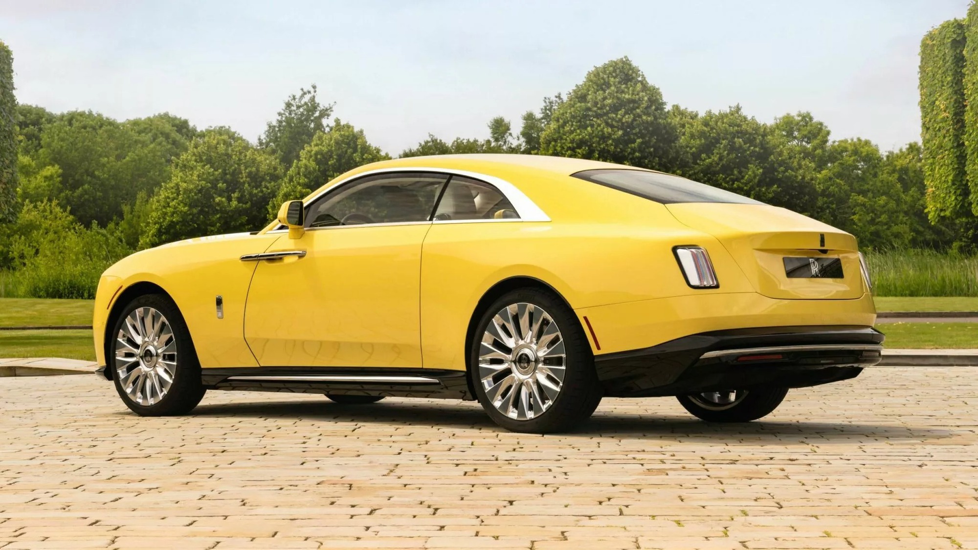 Editors%2 Fimages%2 F1727233130638 Rolls Royce Spectre Semaphore 3s 17271857694541187089071 1727228231719 17272282319051079969949