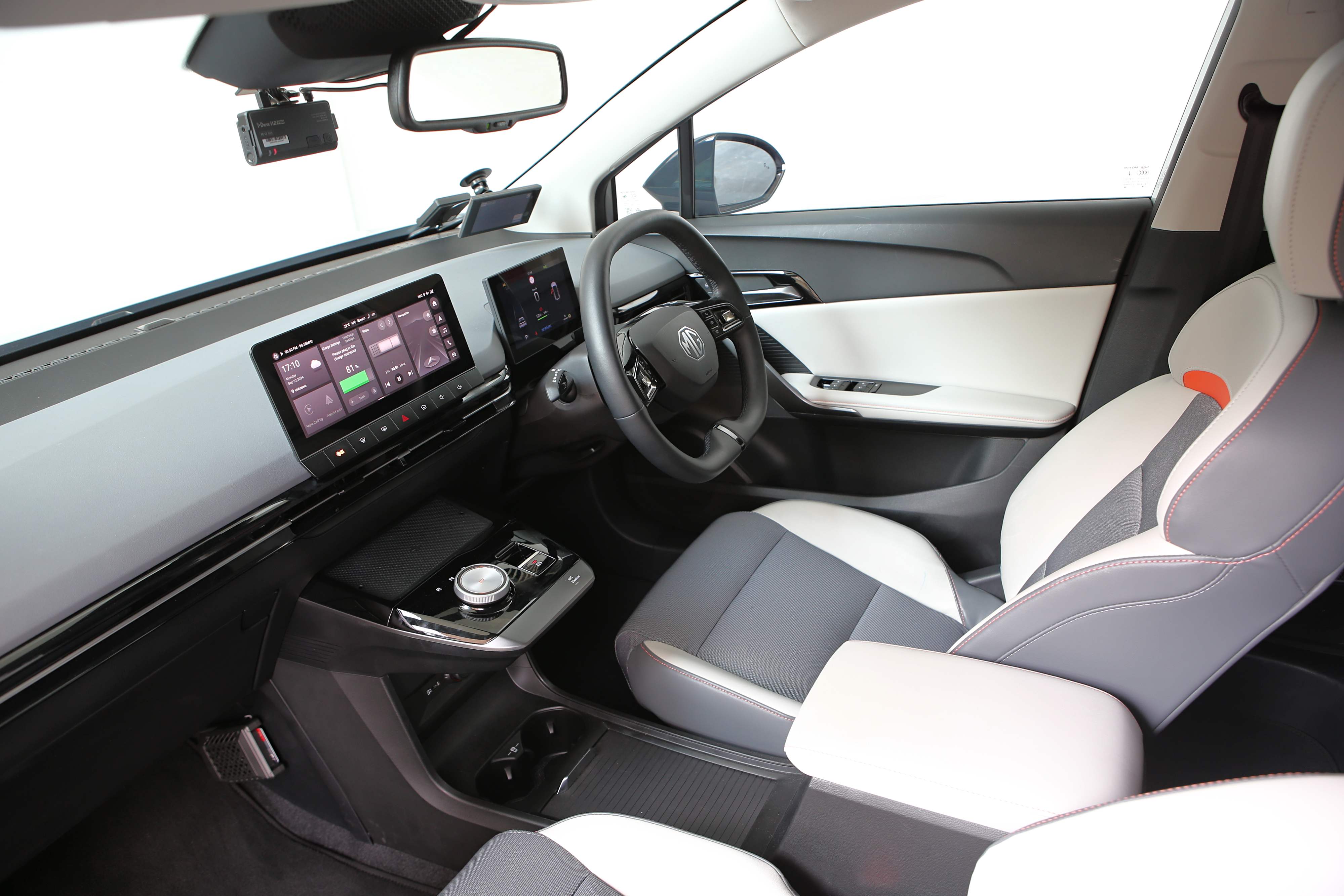 Editors%2 Fimages%2 F1728736454241 D38 V7795 Fotor