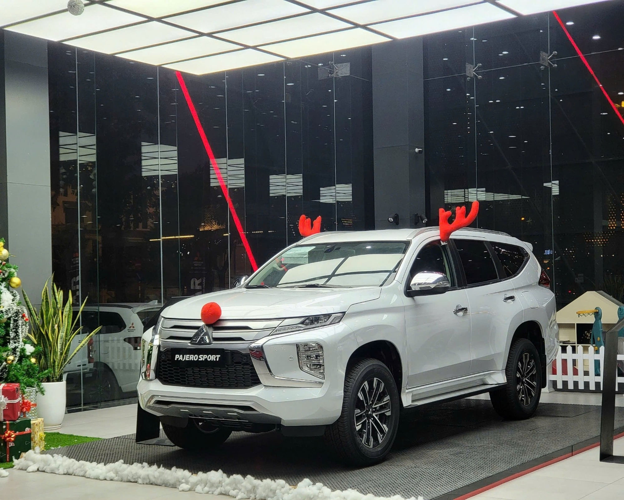 Editors%2 Fimages%2 F1728896654673 Mitsubishi Pajero Sport 1728782583856 1728782583936775034003