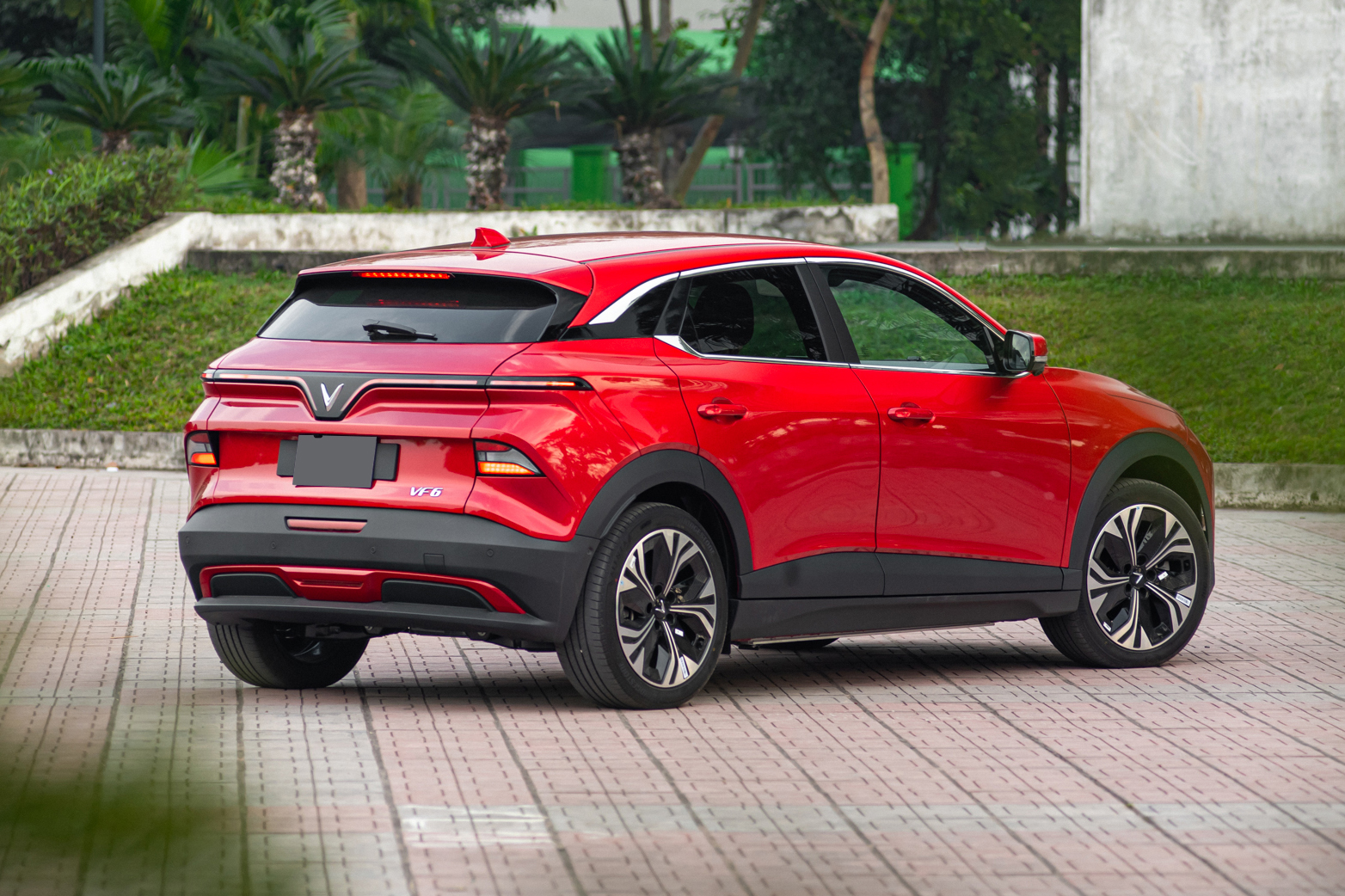 Editors%2 Fimages%2 F1729061031405 Vinfast Vf 6 Plus Review 28 1707788099191341317120 1728970421793 17289704219431413901480