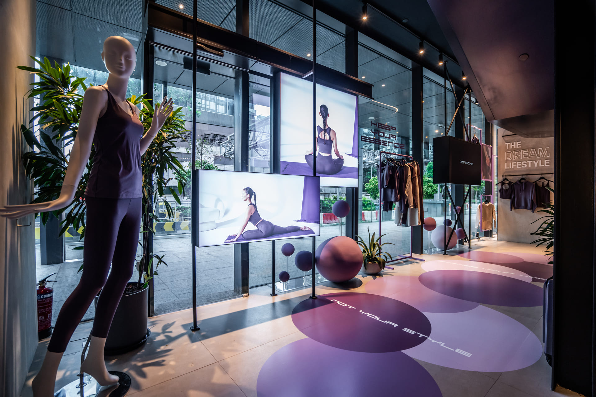 Editors%2 Fimages%2 F1729253183796 Porsche+Singapore+Goes+Provence+In+October+With+Special+Studio+Theme+And+Activations 4