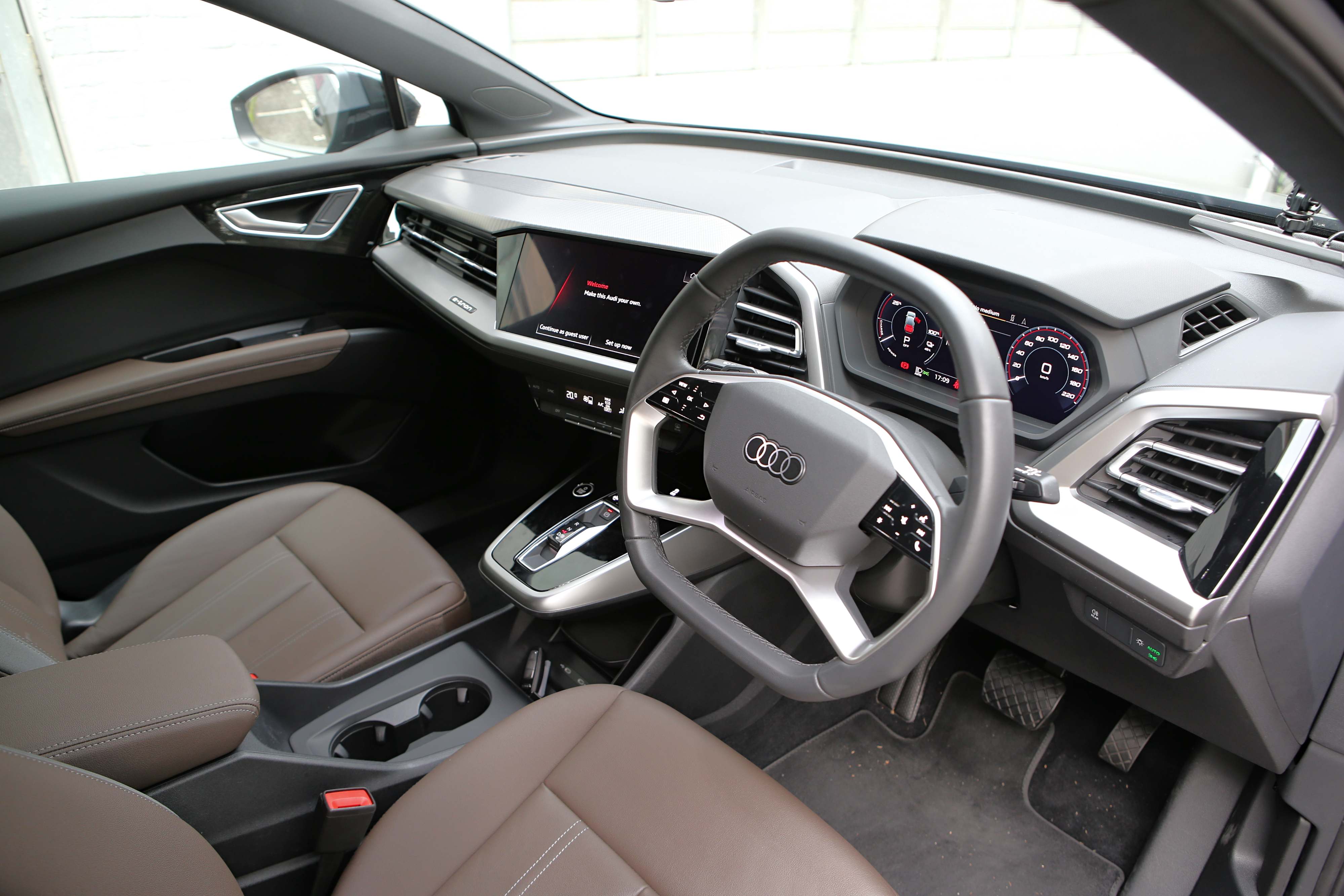 Editors%2 Fimages%2 F1730467538705 D38 V6567 Fotor