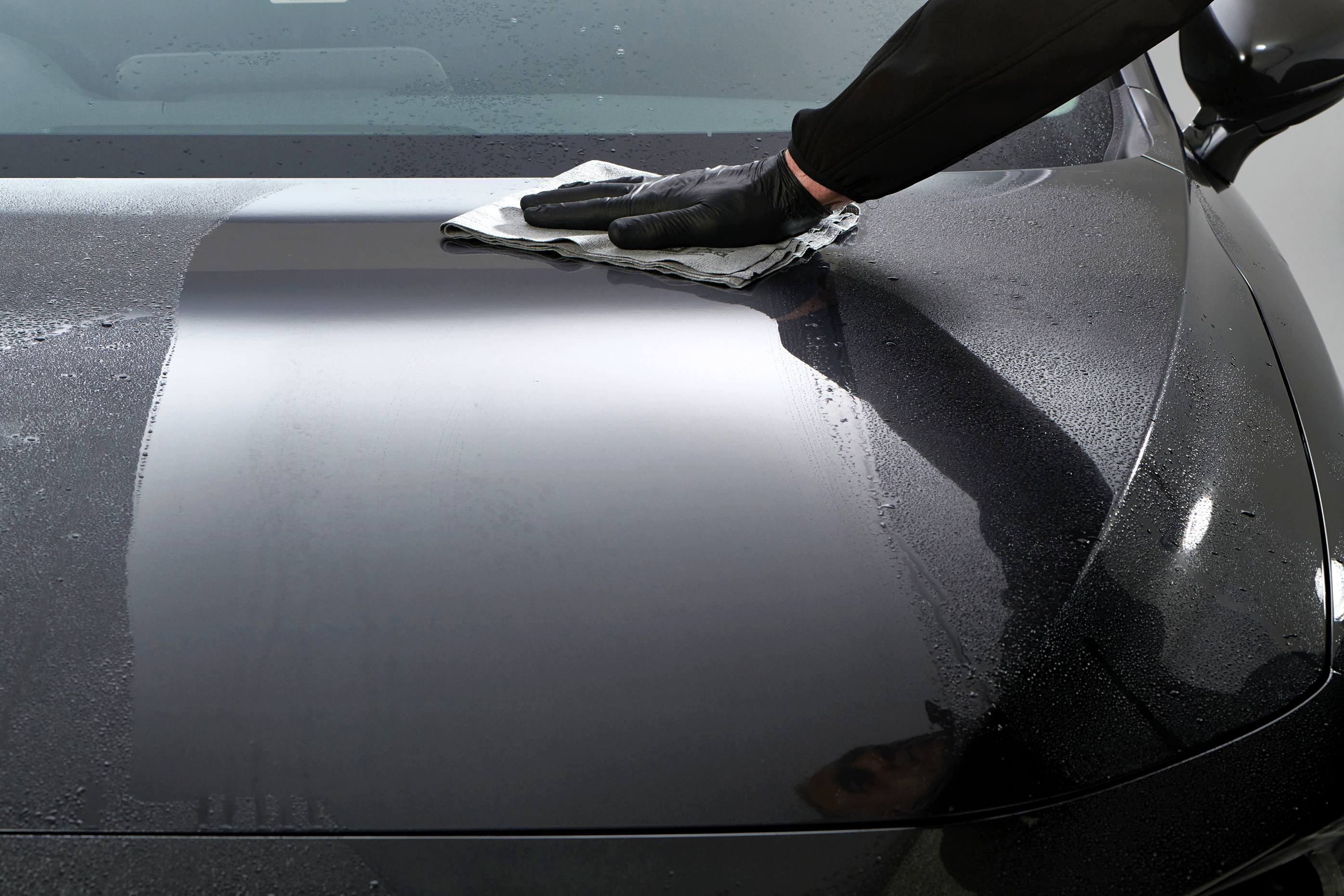 Editors%2 Fimages%2 F1731162265815 Choose+The+Right+Drying+Cloth+For+Your+Car+ +Pic1