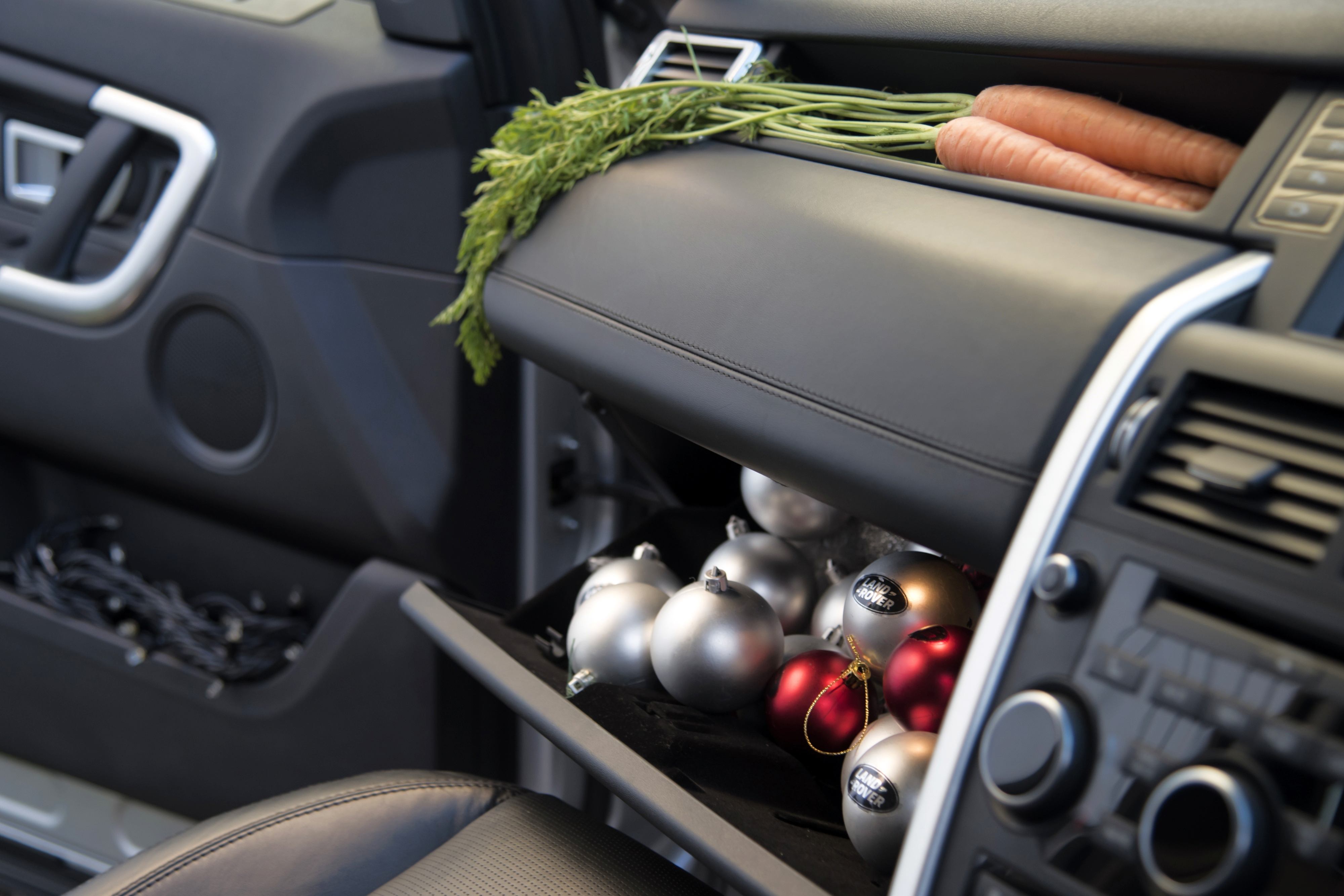 Editors%2 Fimages%2 F1734876996458 Deck+Out+Your+Car+For+Christmas+ +Ph+Pic4