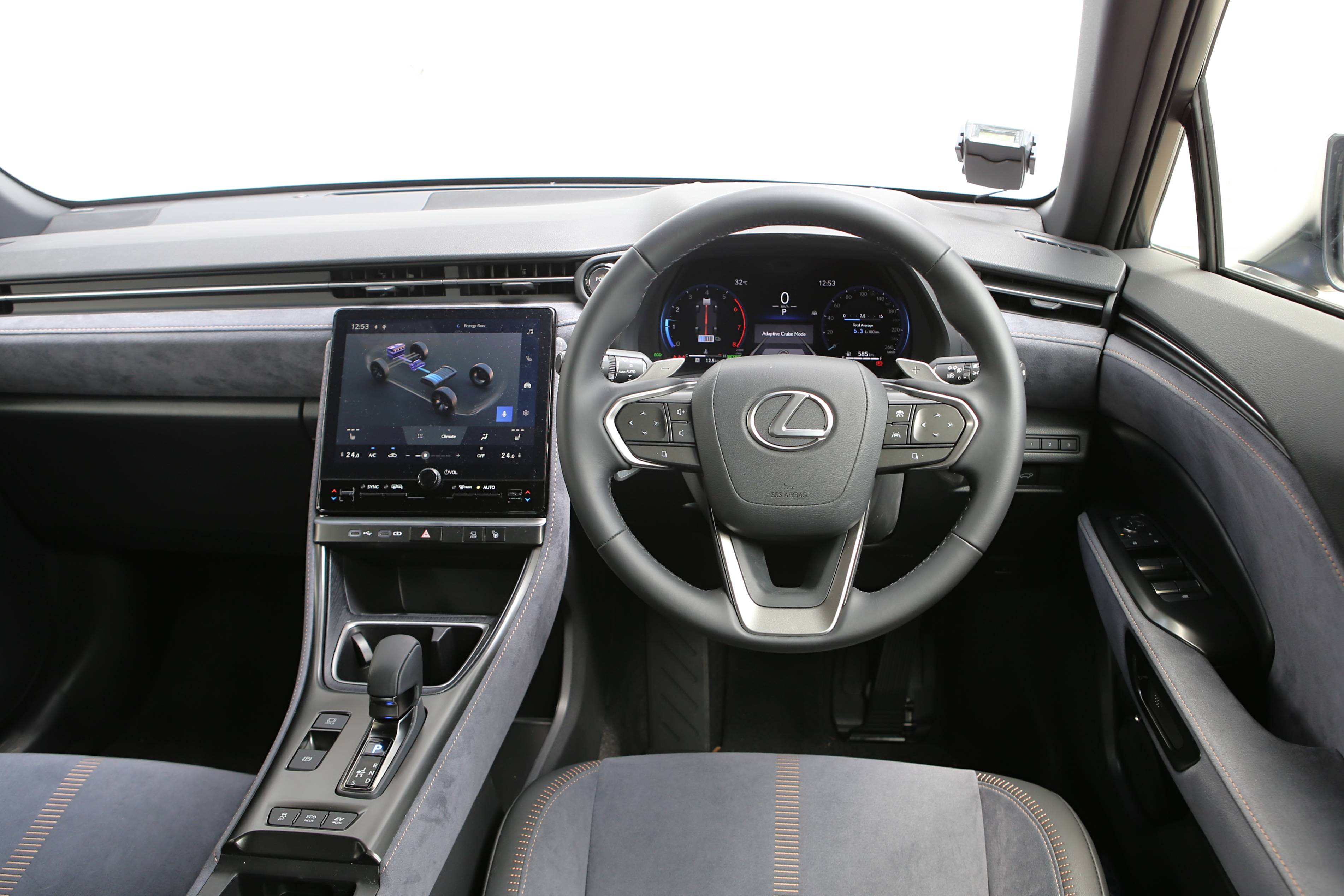 Editors%2 Fimages%2 F1735828168077 D38 V2984 Fotor