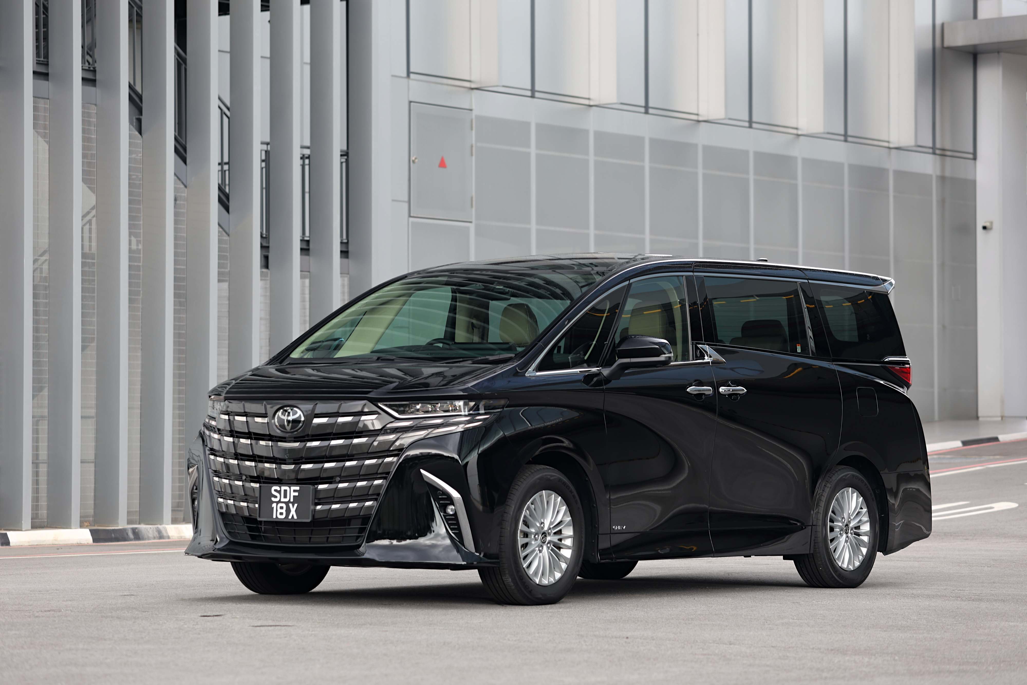 Editors%2 Fimages%2 F1736070234720 Cat+B+Hybrid+Mpv+Of+The+Year+2024+ +Toyota+Alphard