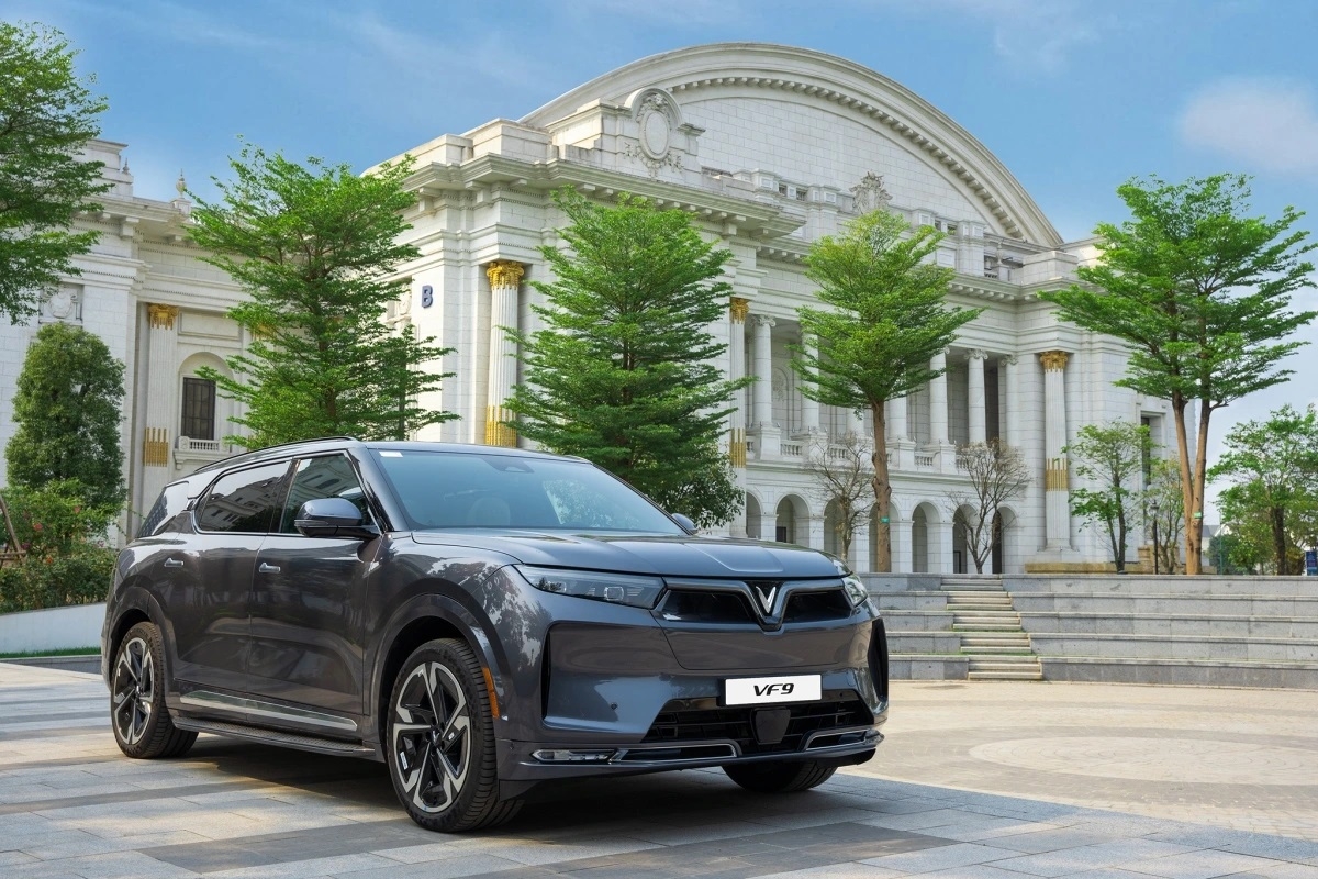 Editors%2 Fimages%2 F1736997142363 Vf9neptunegreya7304823a2 1736988182265 17369881826961372451630