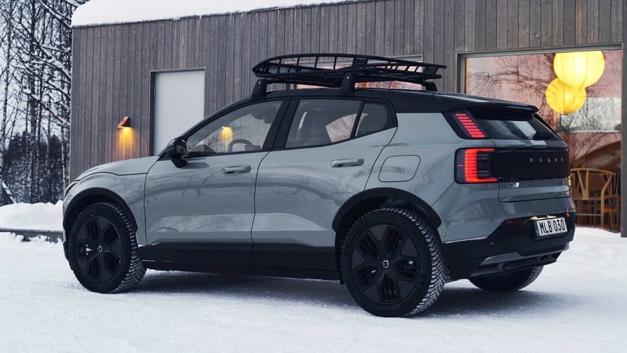 Editors%2 Fimages%2 F1739348672346 339531volvoex30crosscountry 1739325974820 1739325974989375312541