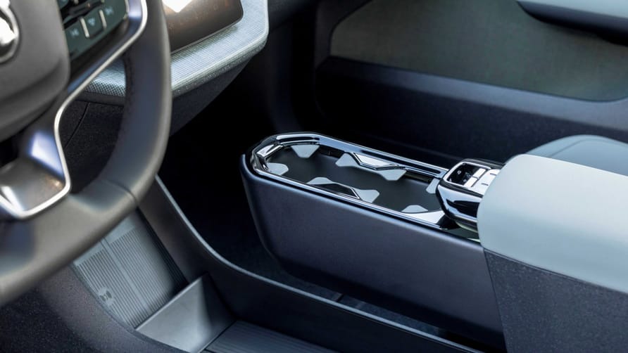 Editors%2 Fimages%2 F1739348807545 339602volvoex30crosscountry 1739325980334 1739325980494654056934