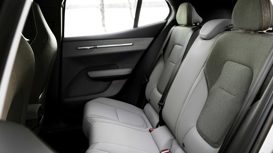 Editors%2 Fimages%2 F1739348819457 339607volvoex30crosscountry 1739325981491 1739325981669347213596