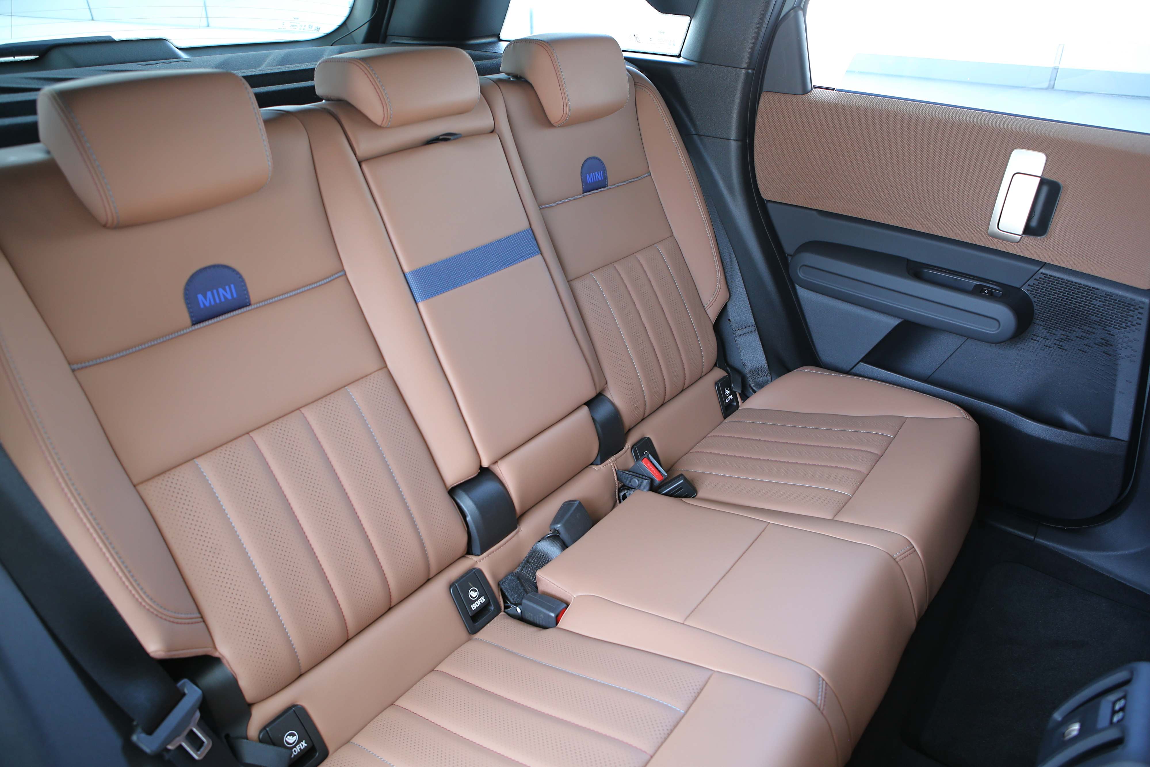 Editors%2 Fimages%2 F1740051381115 D38 V8700 Fotor