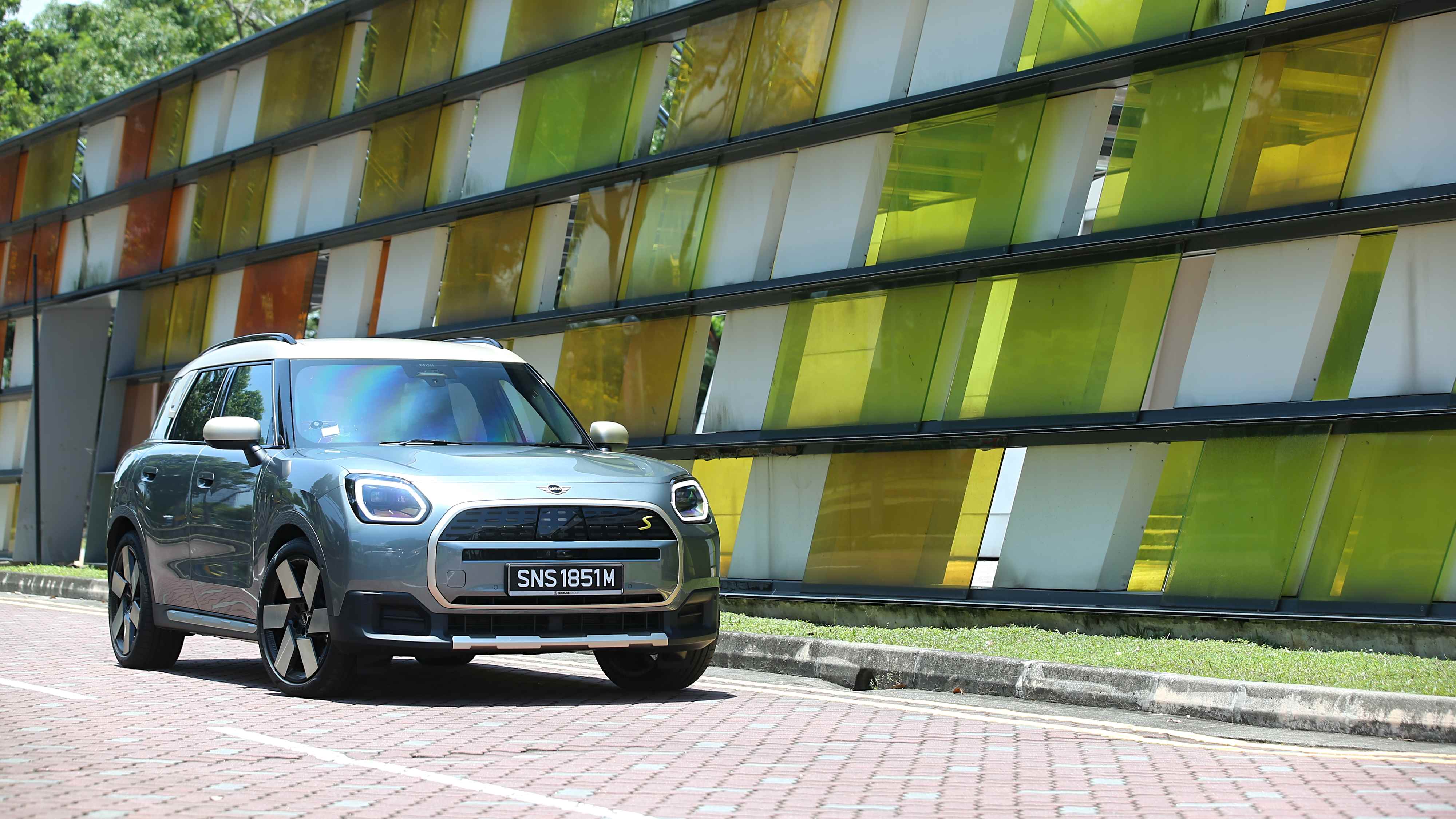 Editors%2 Fimages%2 F1740051406106 D38 V8610 Fotor