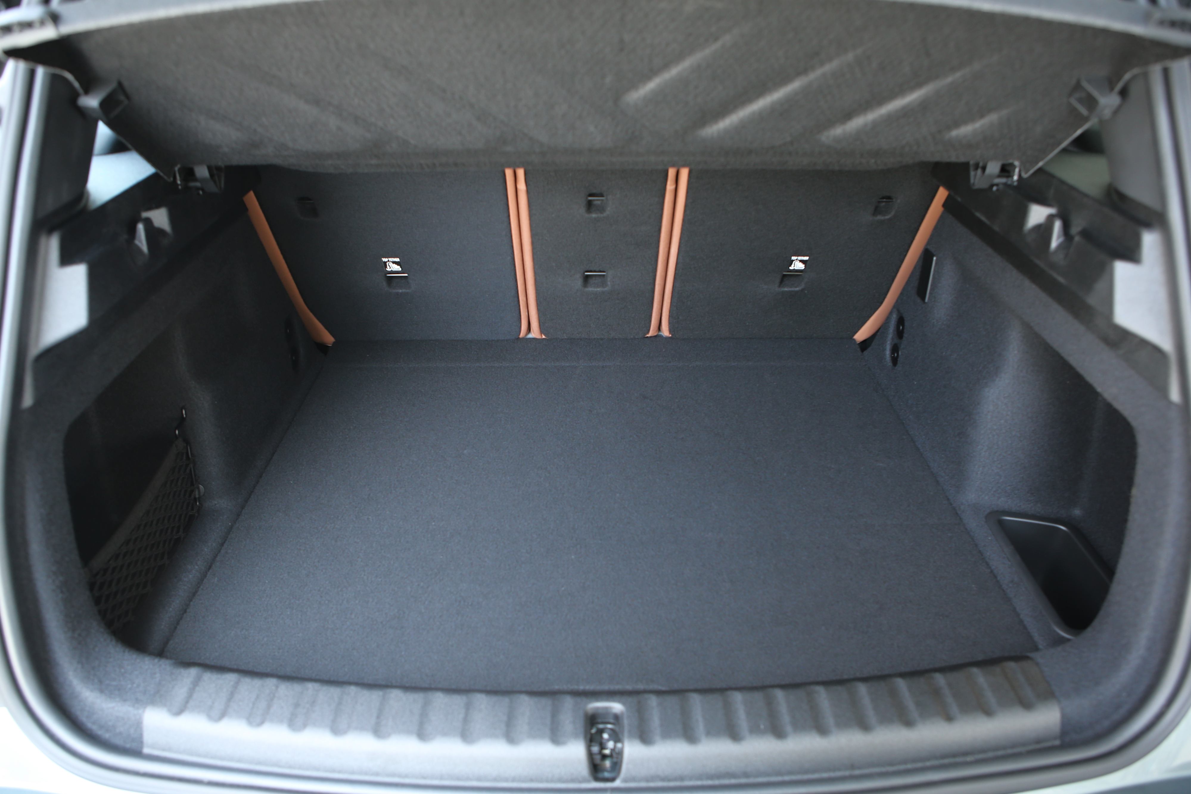 Editors%2 Fimages%2 F1740051452437 D38 V8713 Fotor