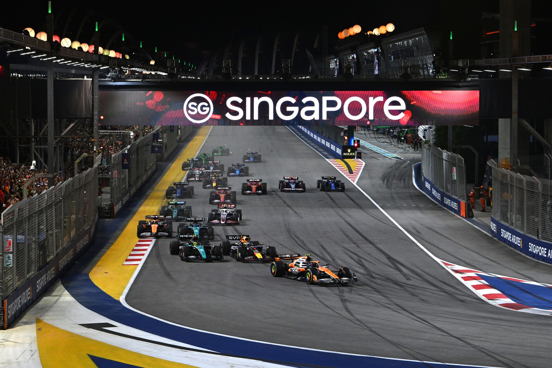 Editors%2 Fimages%2 F1741932066982 Editors Images 1741775690143 Go Behind The Scenes Of The 2024 F1 Singapore Grand Prix In The Latest Season Of Drive To Survive On Netflix Featured