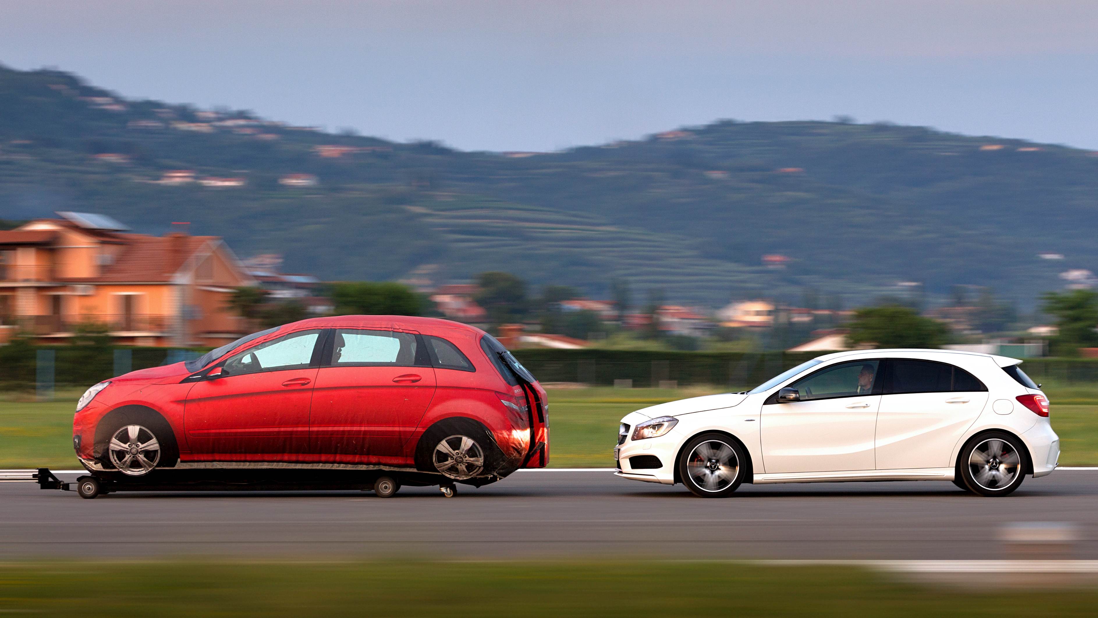 Editors%2 Fimages%2 F1742196395388 Motormouth+ +Tailgating+Other+Cars+On+The+Highway+Is+Stupid+And+Dangerous+ +Pic2