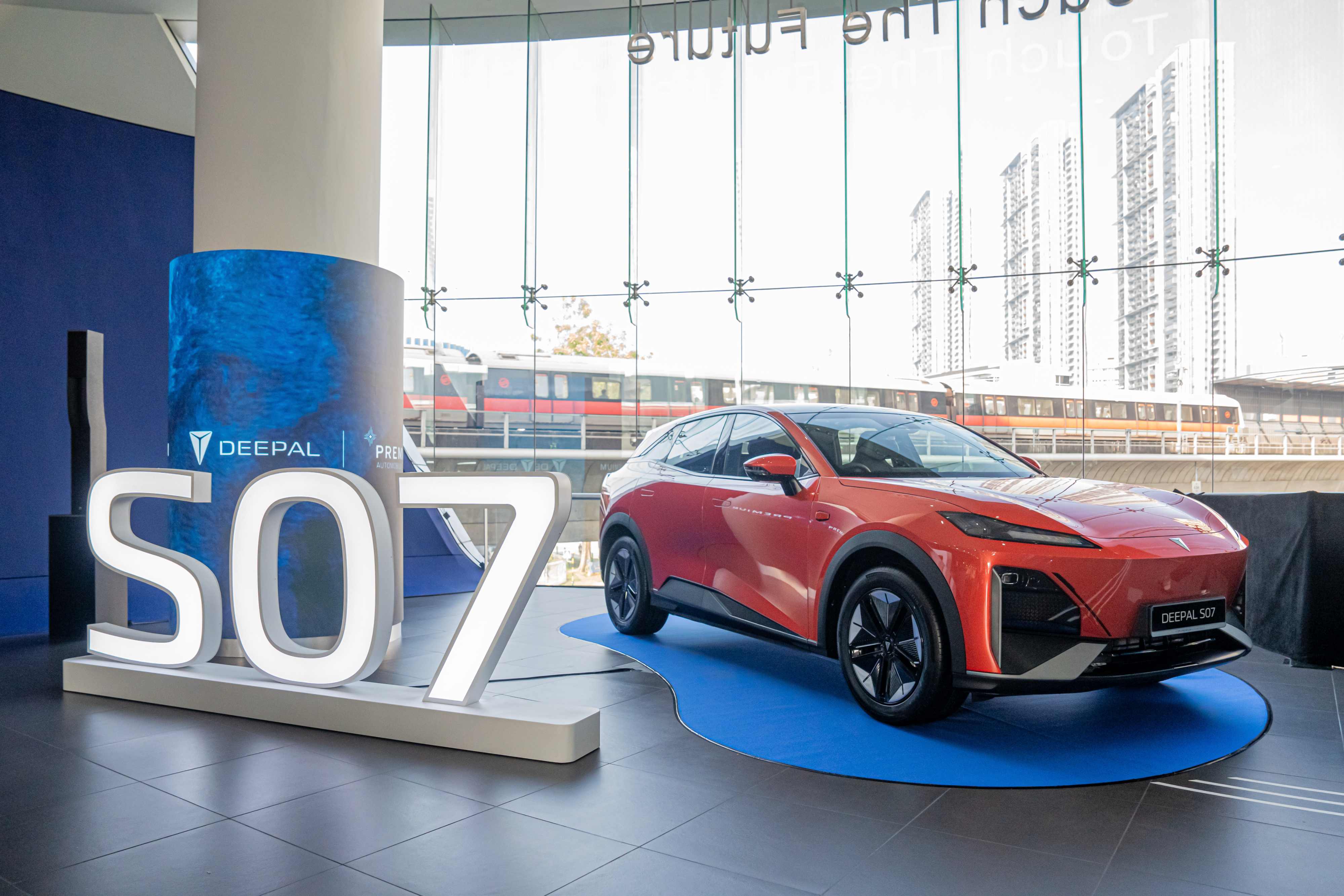 Editors%2 Fimages%2 F1743252383371 Premium+Automobiles+Officially+Opens+Deepal+Showroom+In+The+Leng+Kee+Motor+Belt+ +Pic1