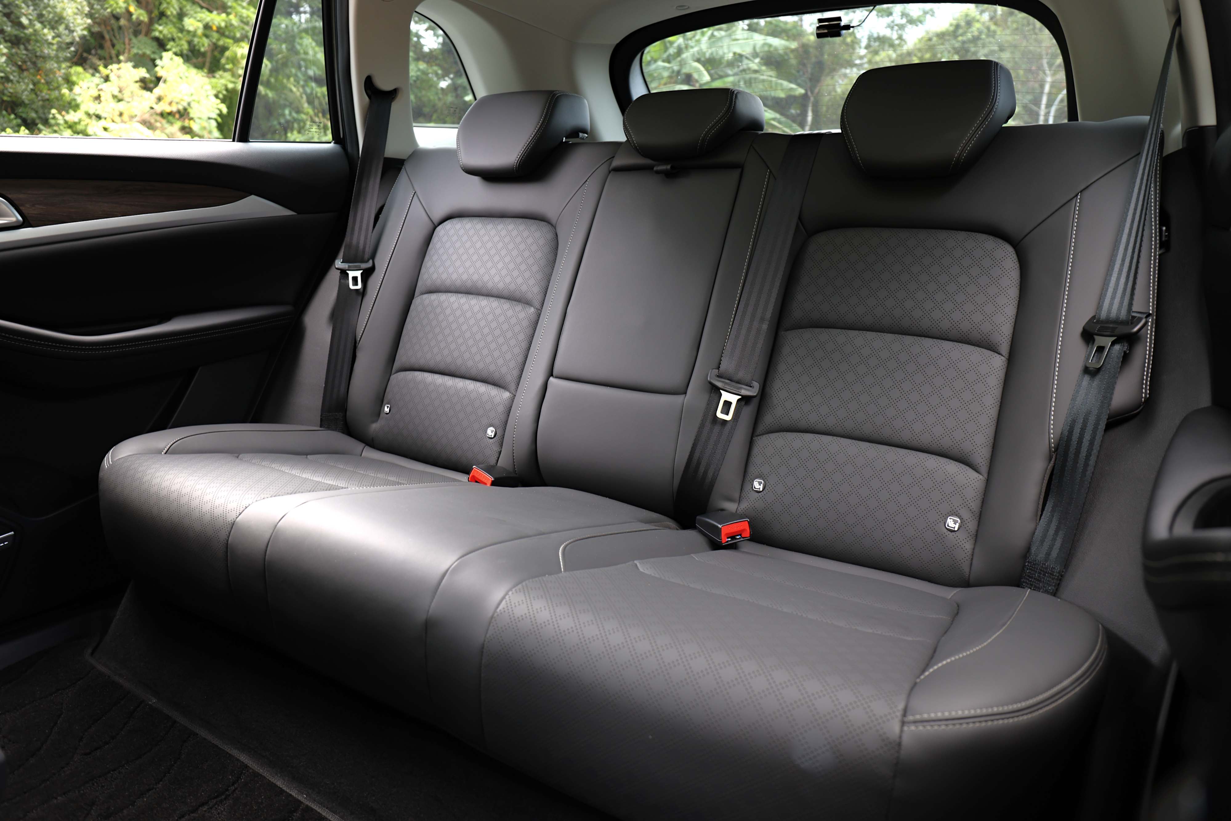 Editors%2 Fimages%2 F1745593366384 Eos 1555 Fotor