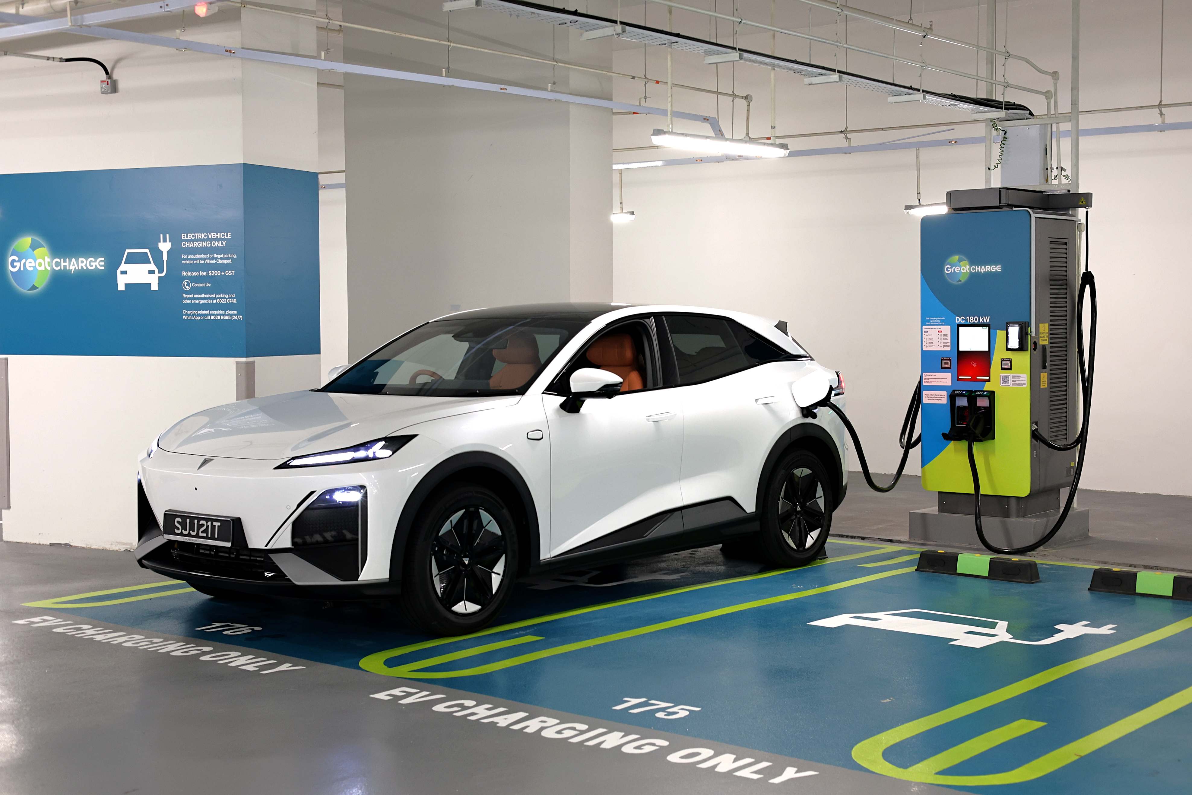 Editors%2 Fimages%2 F1746686163196 Eos 3148 Fotor+Pic3