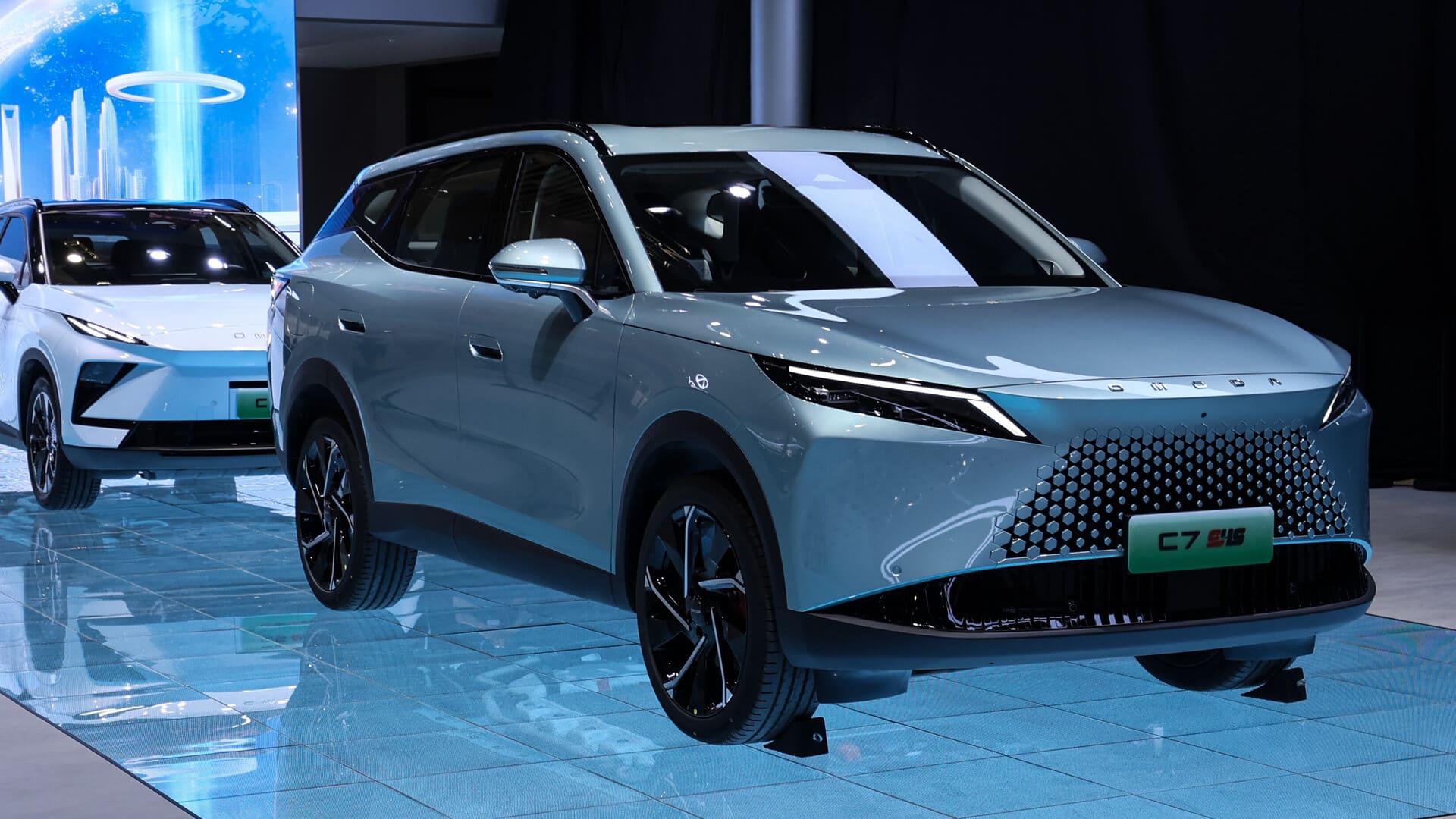 Editors%2 Fimages%2 F1746690491699 We Checked Out The New Omoda C7 Super Hybrid And Jaecoo J5 Ev At Auto Shanghai Both Cars Bound For Singapore In 2025 Featured